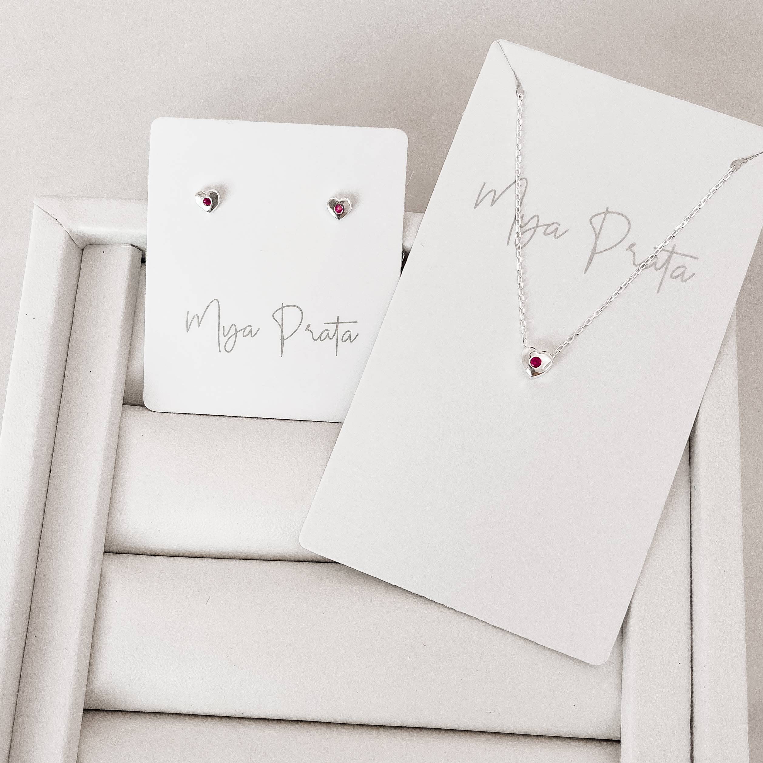 Conjunto brinco e colar coração detalhe zircônia cereja 45+5cm