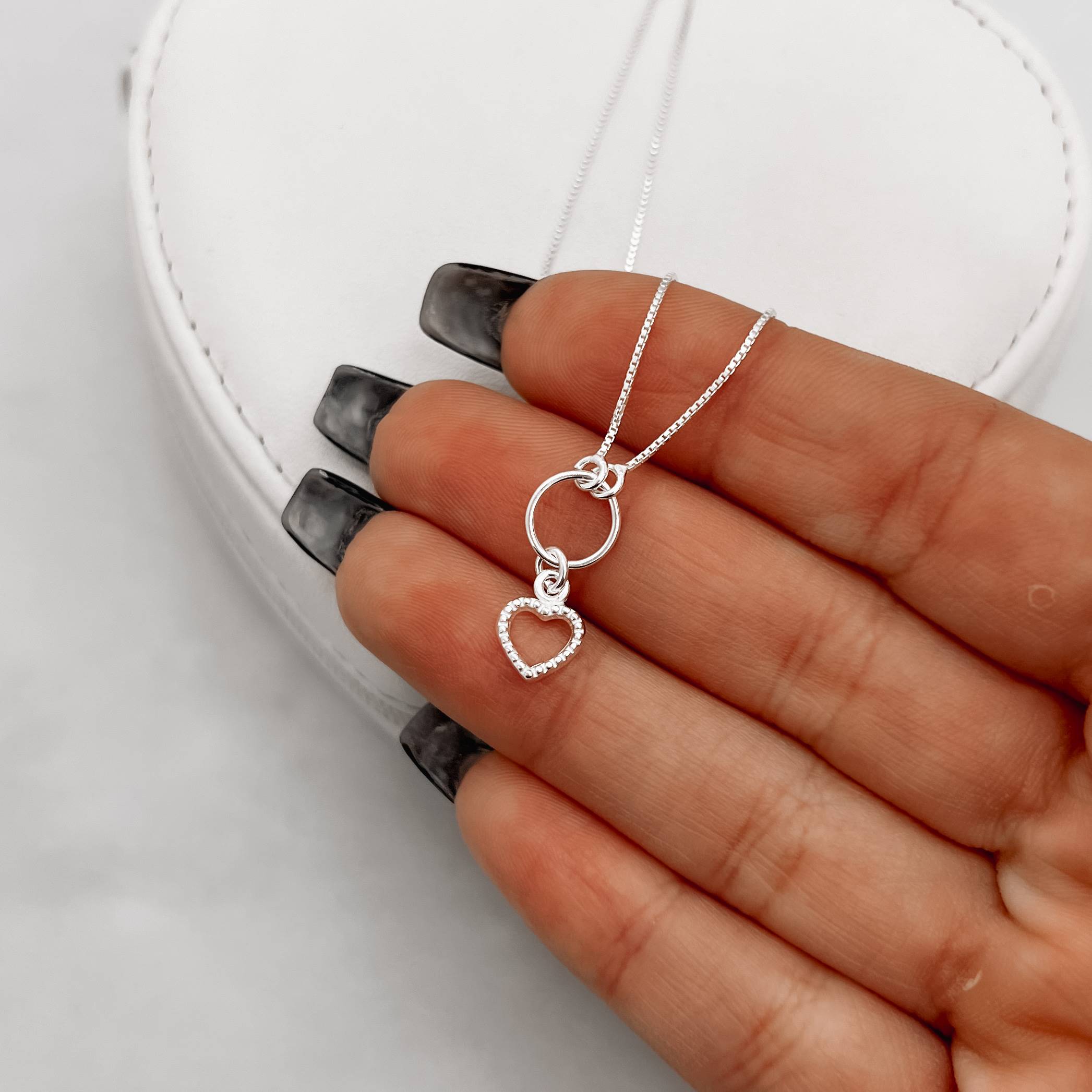 Imagem Secundária Choker mini círculo pingente coração vazado 7mm