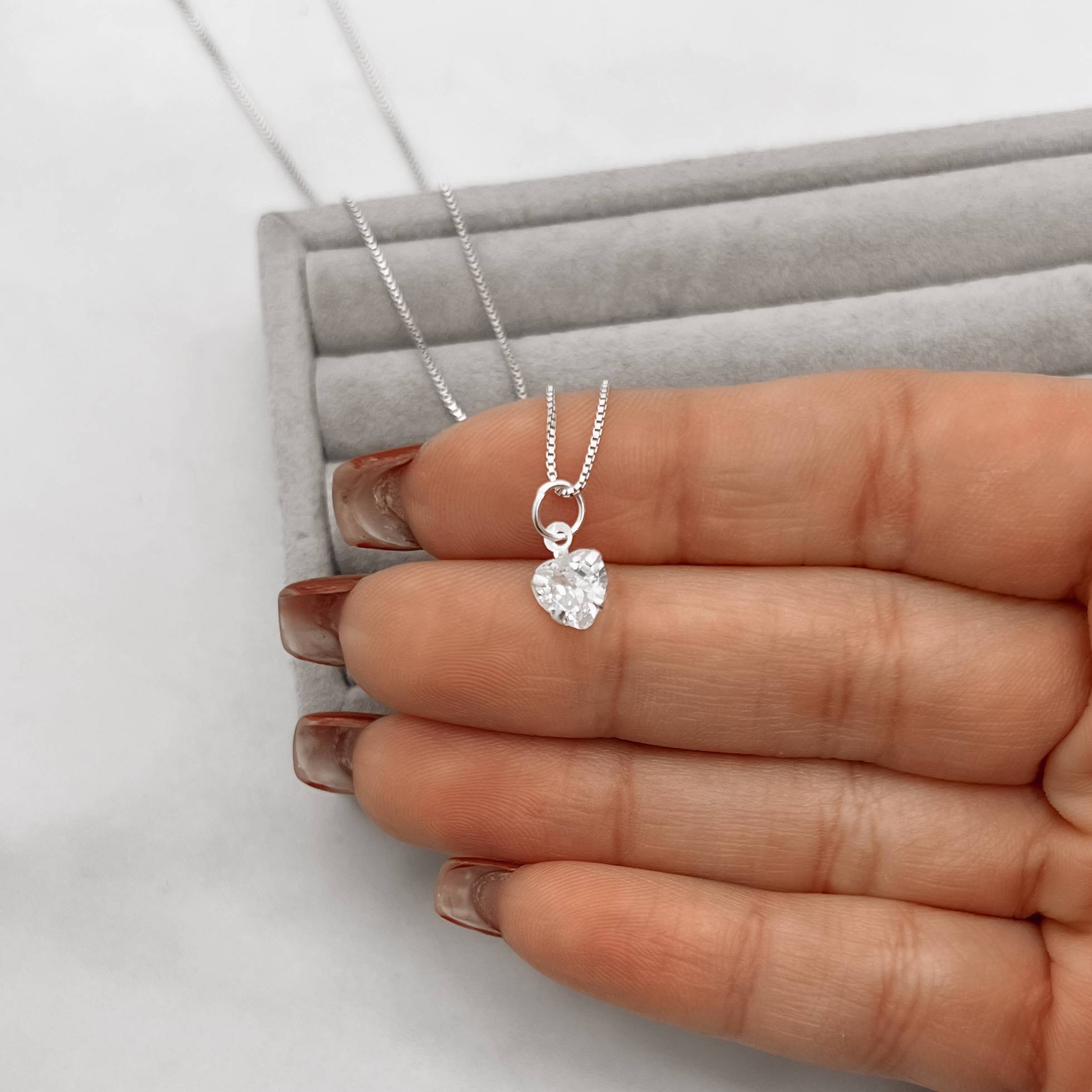 Imagem Colar pingente zircônia coração 6mm 40cm