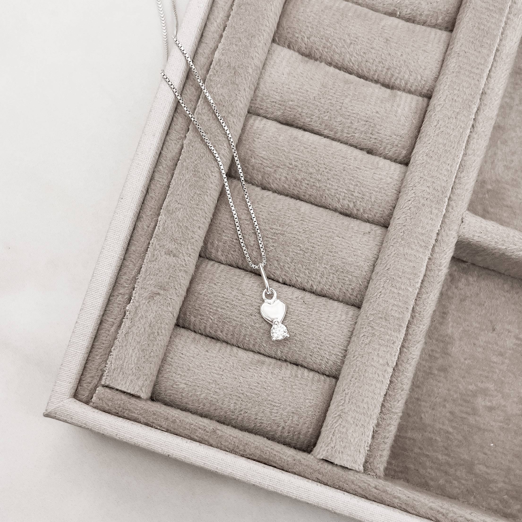 Imagem Colar pingente coração e zircônia 10mm 40cm