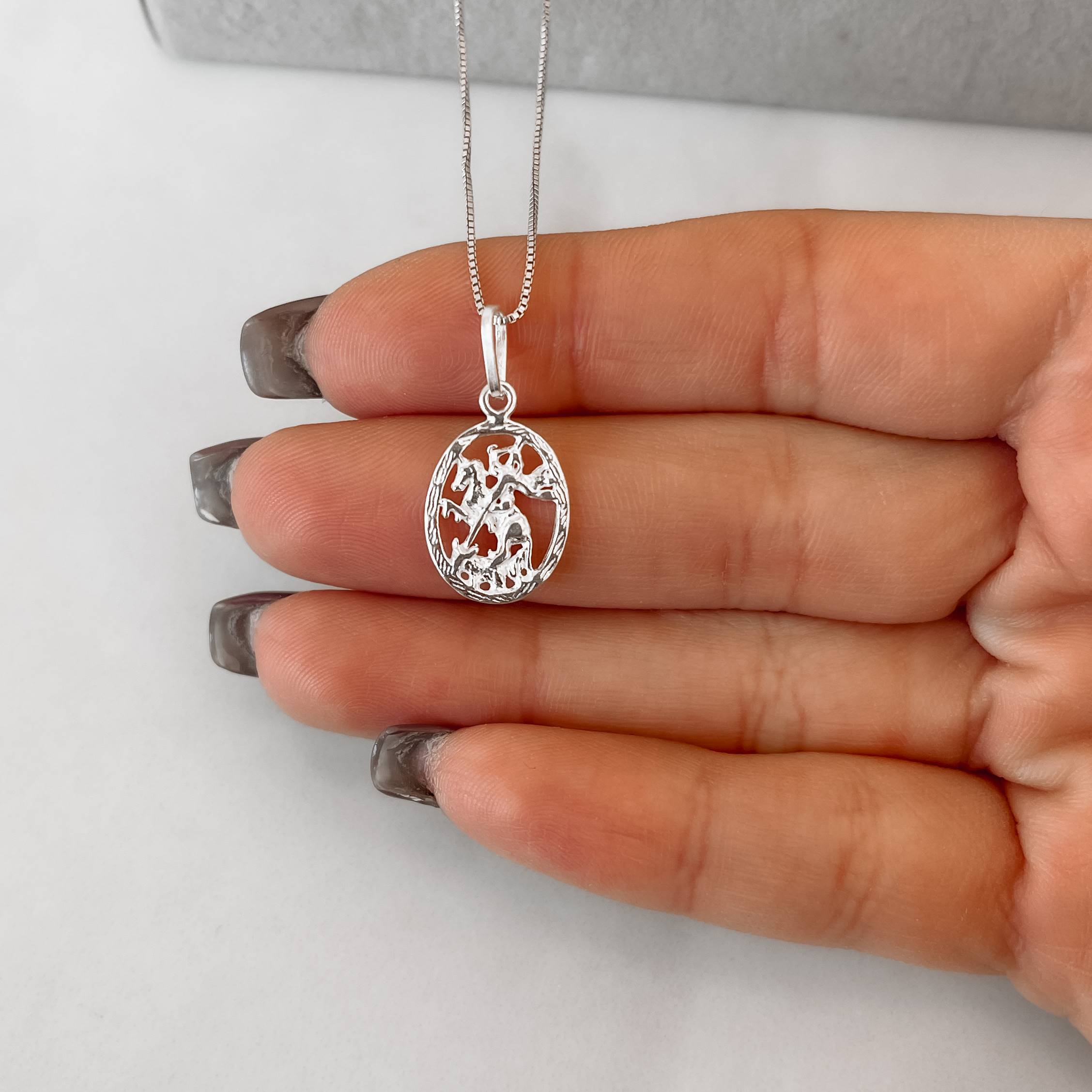 Colar pingente medalha São Jorge desenhada 14mm 45cm