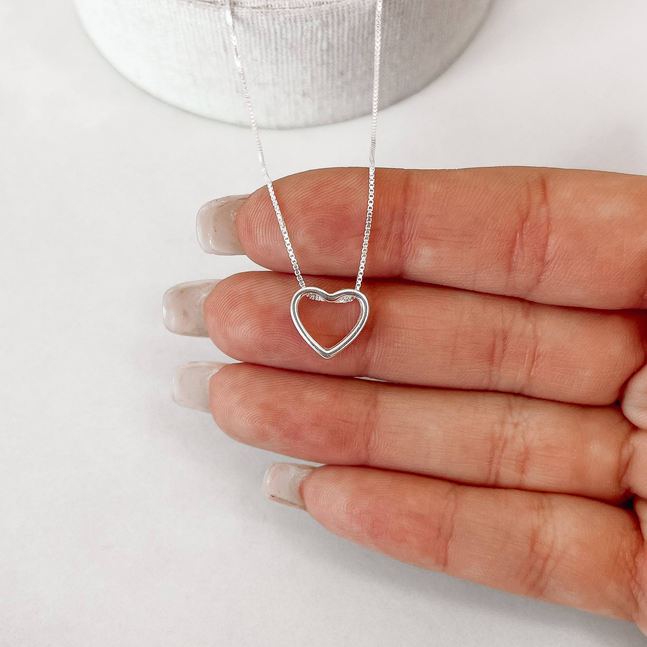 Imagem Secundária Colar coração vazado 11mm 45cm