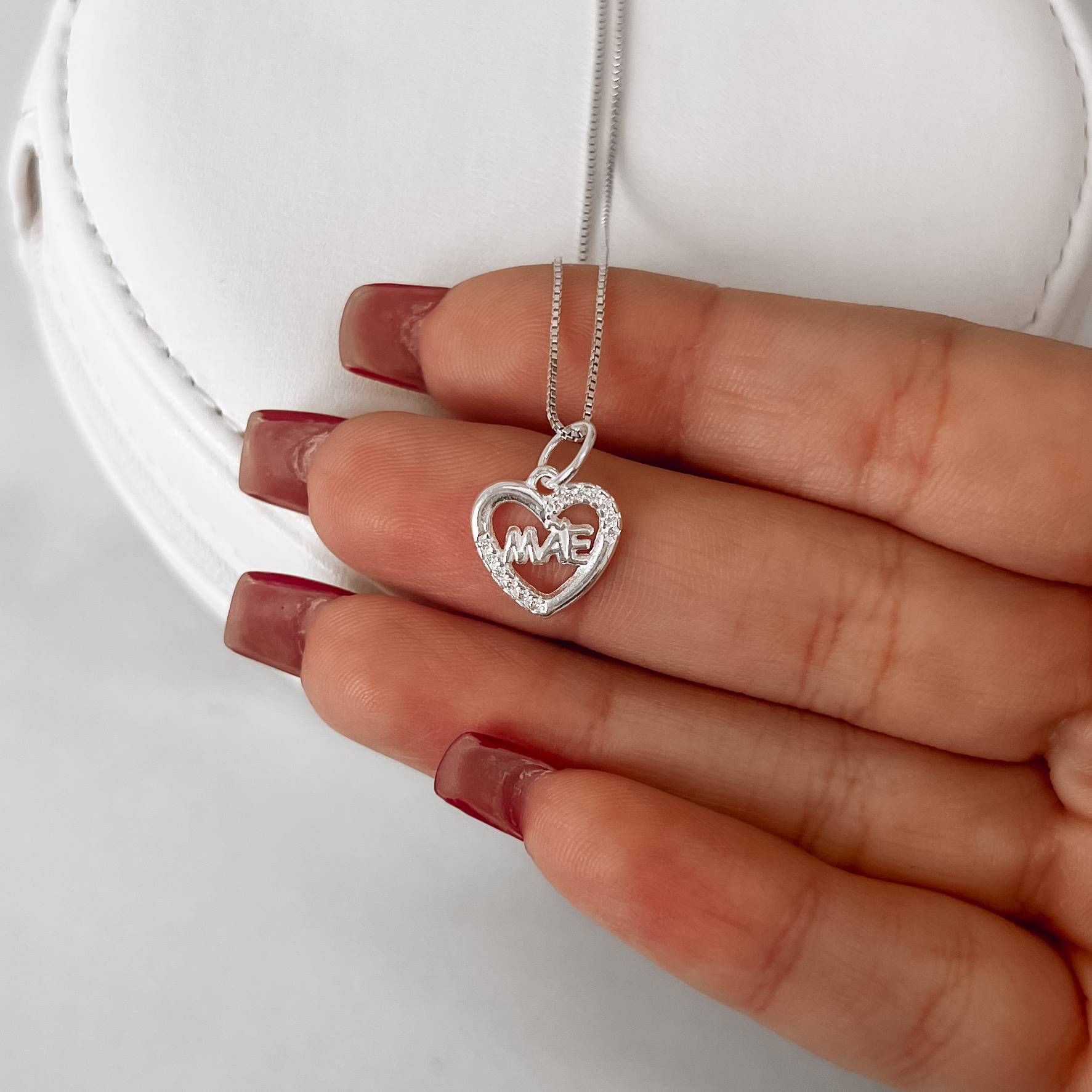 Imagem Colar pingente coração vazado cravejado escrito mãe 12mm 45cm