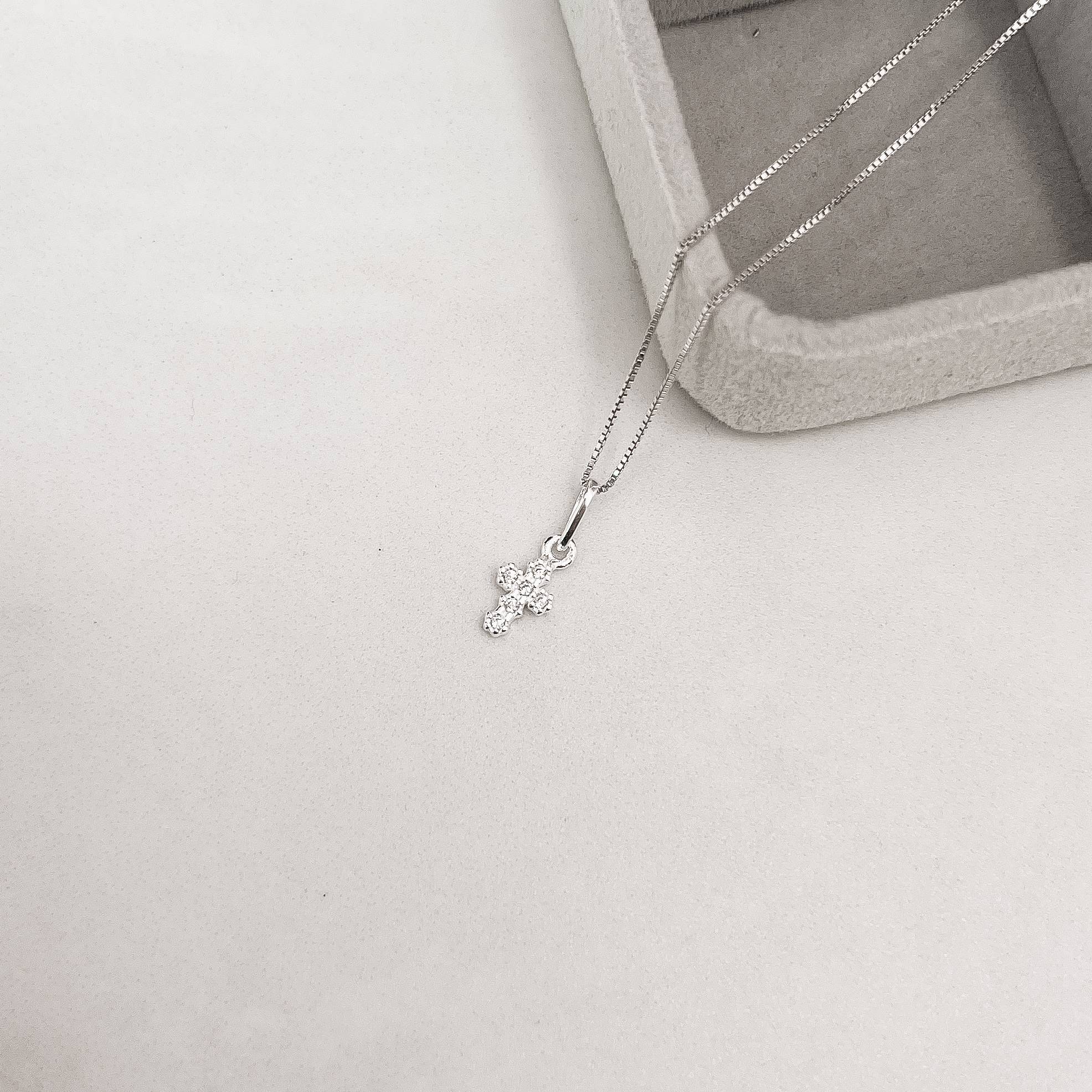 Imagem Colar pingente cruz cravejada 8mm 40cm