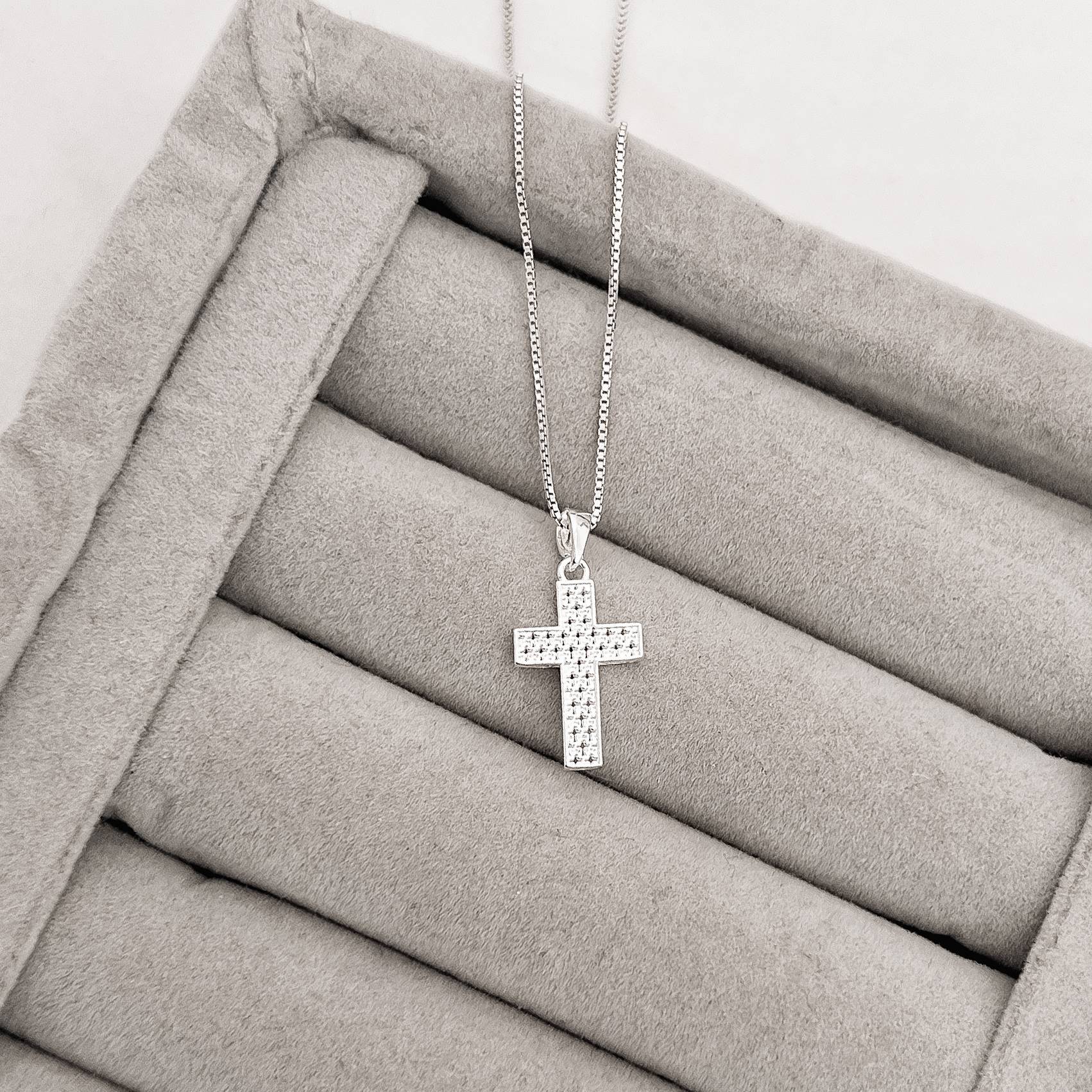 Imagem Colar pingente cruz renda Italiana 15mm 40cm