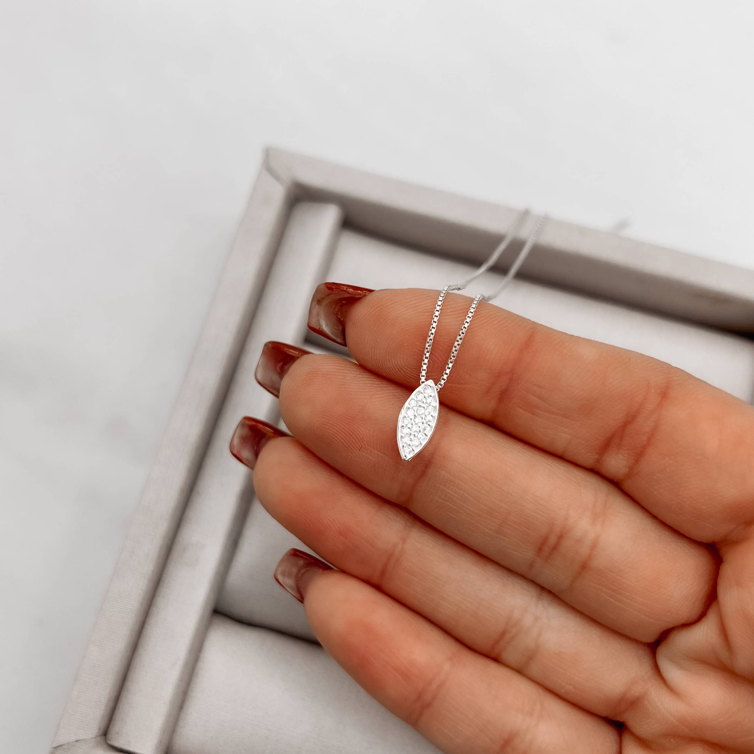 Imagem Secundária Colar navete cravejado 11mm 40cm