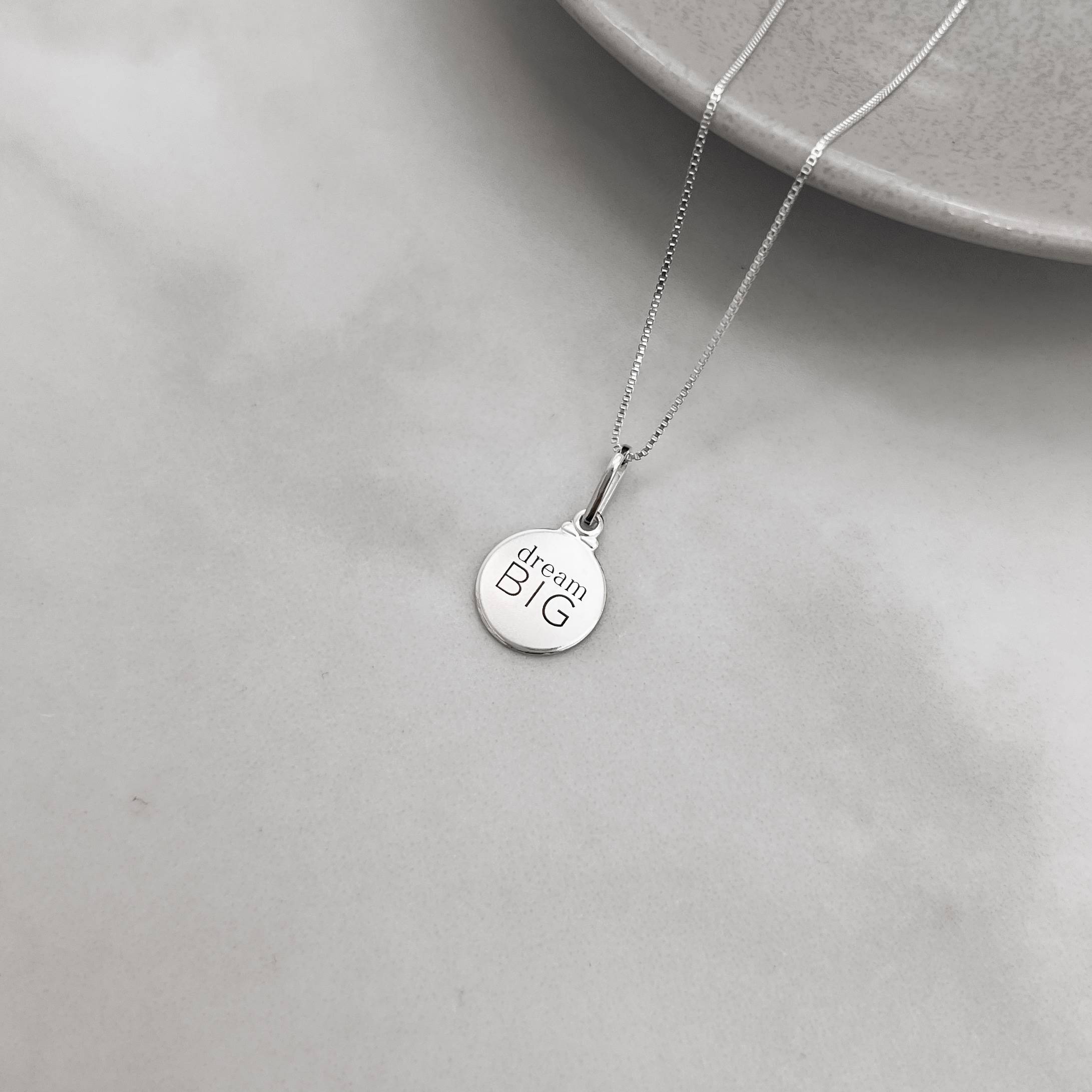 Imagem Secundária Colar pingente medalha dream big 12mm 40cm