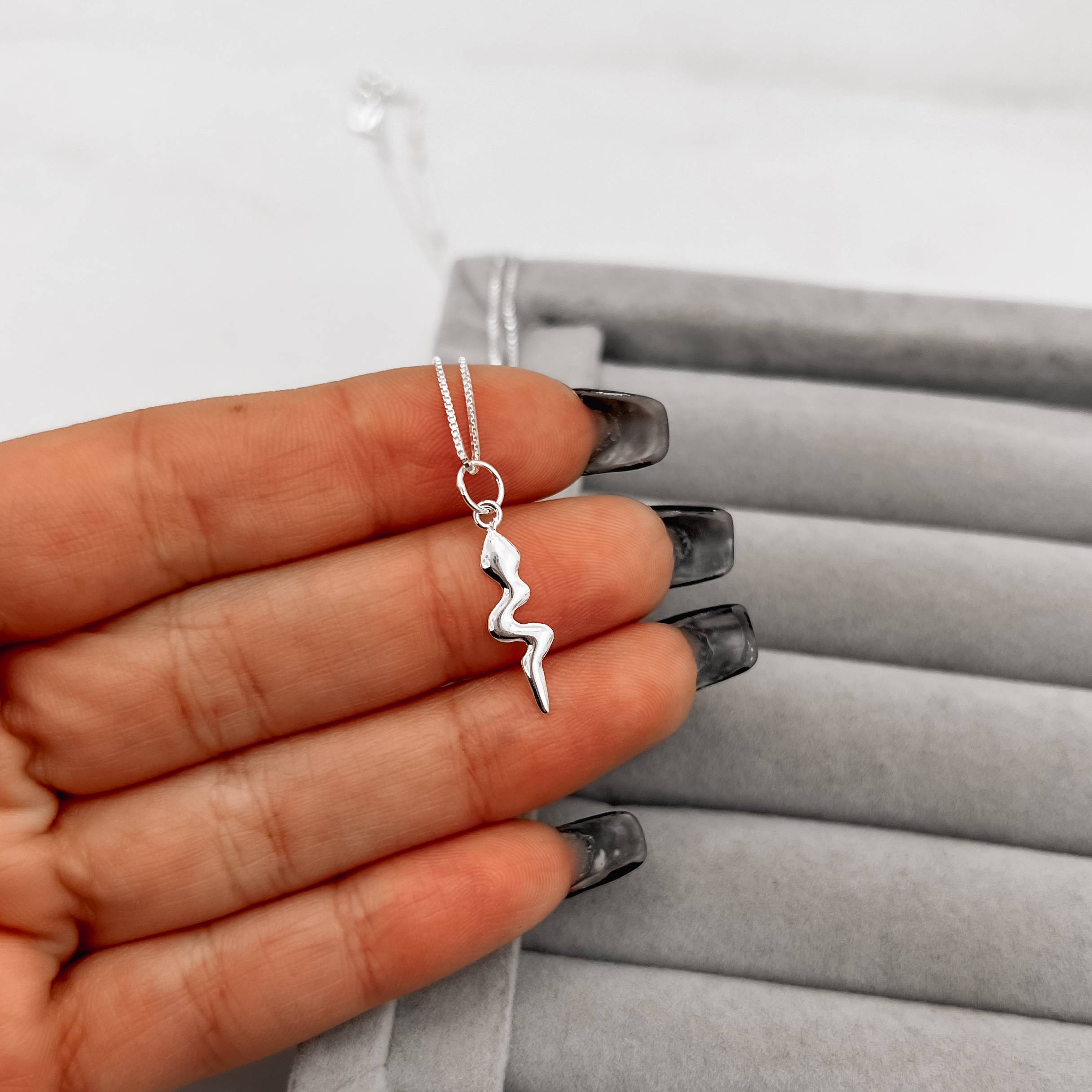 Imagem Colar pingente cobra 20mm 40cm