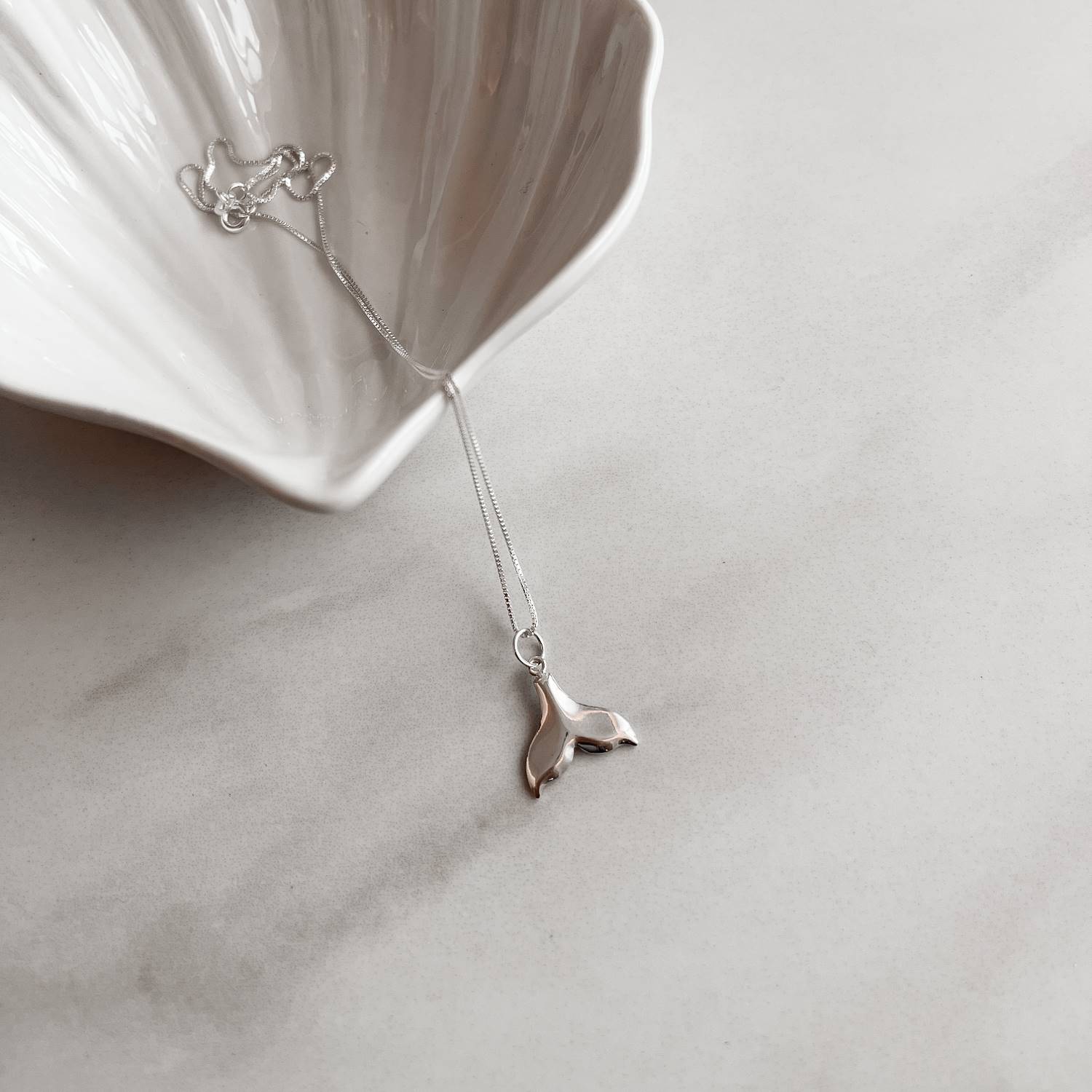 Imagem Colar pingente sereia 15mm 45cm