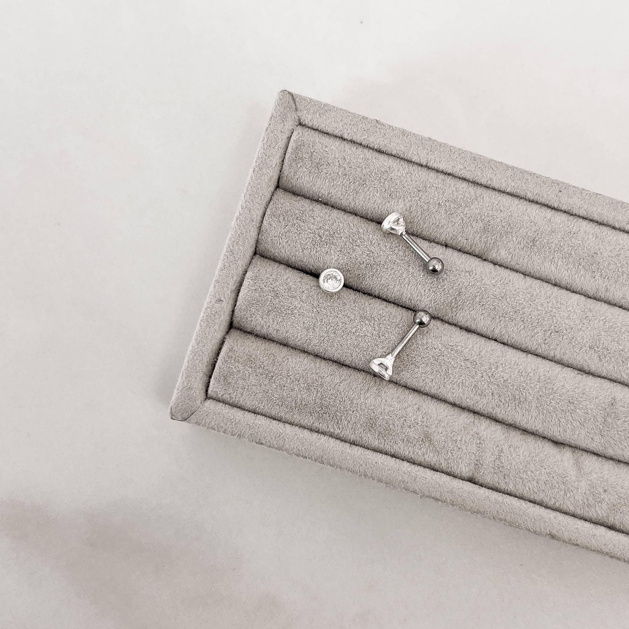 Piercing haste zircônia embutida 4mm