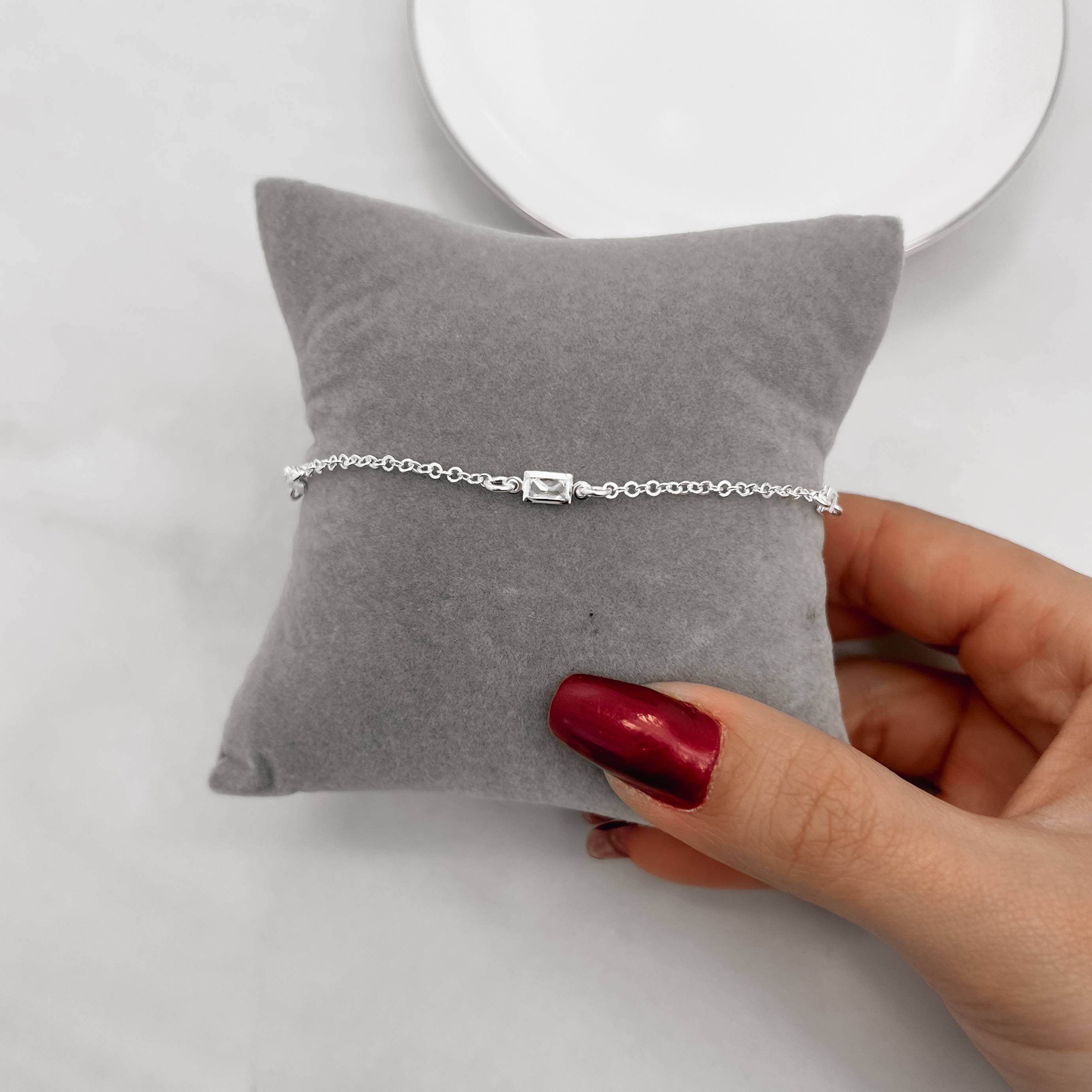 Imagem Secundária Pulseira entremeio zircônias retangulares 6mm