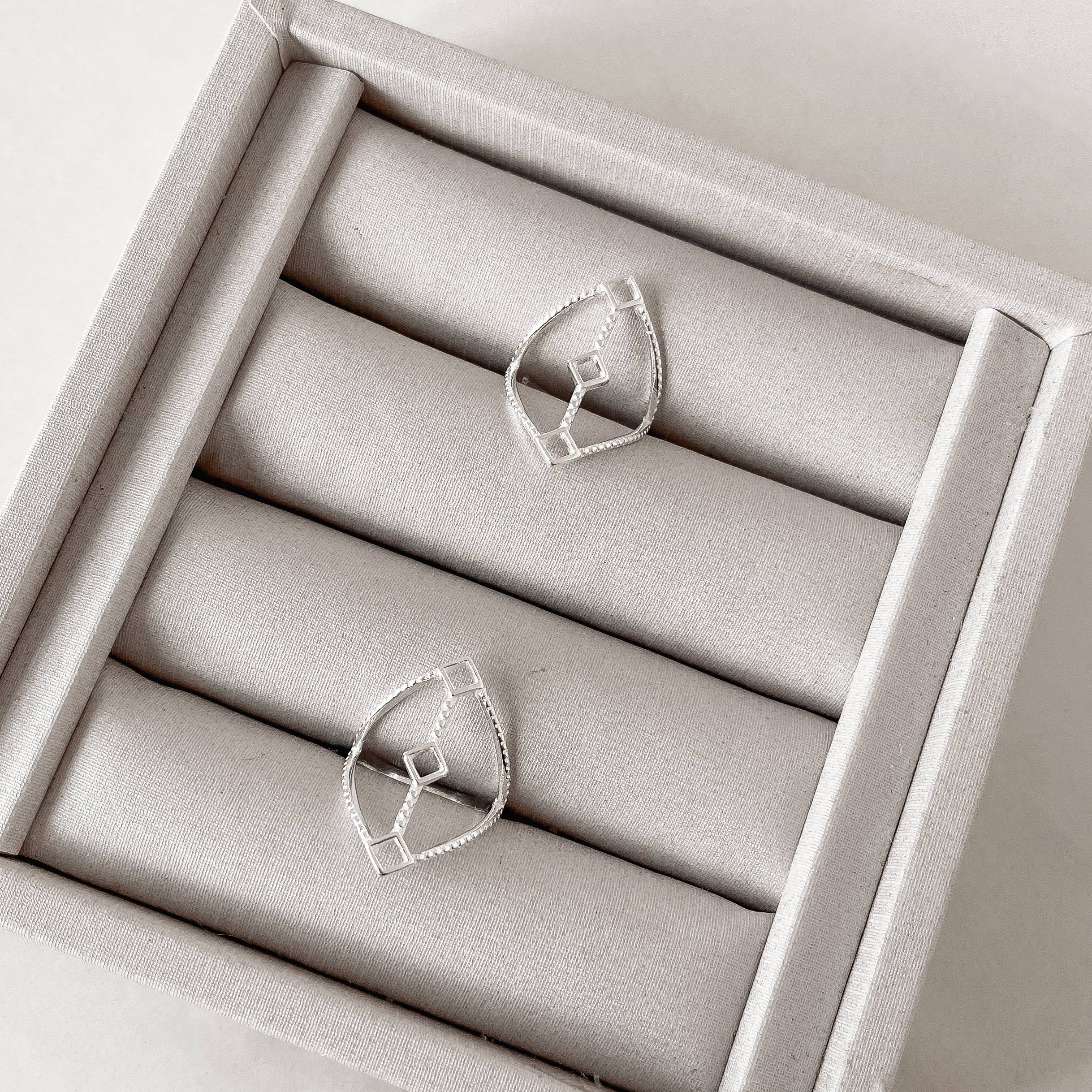 Imagem Secundária Anel losango vazado trabalhado