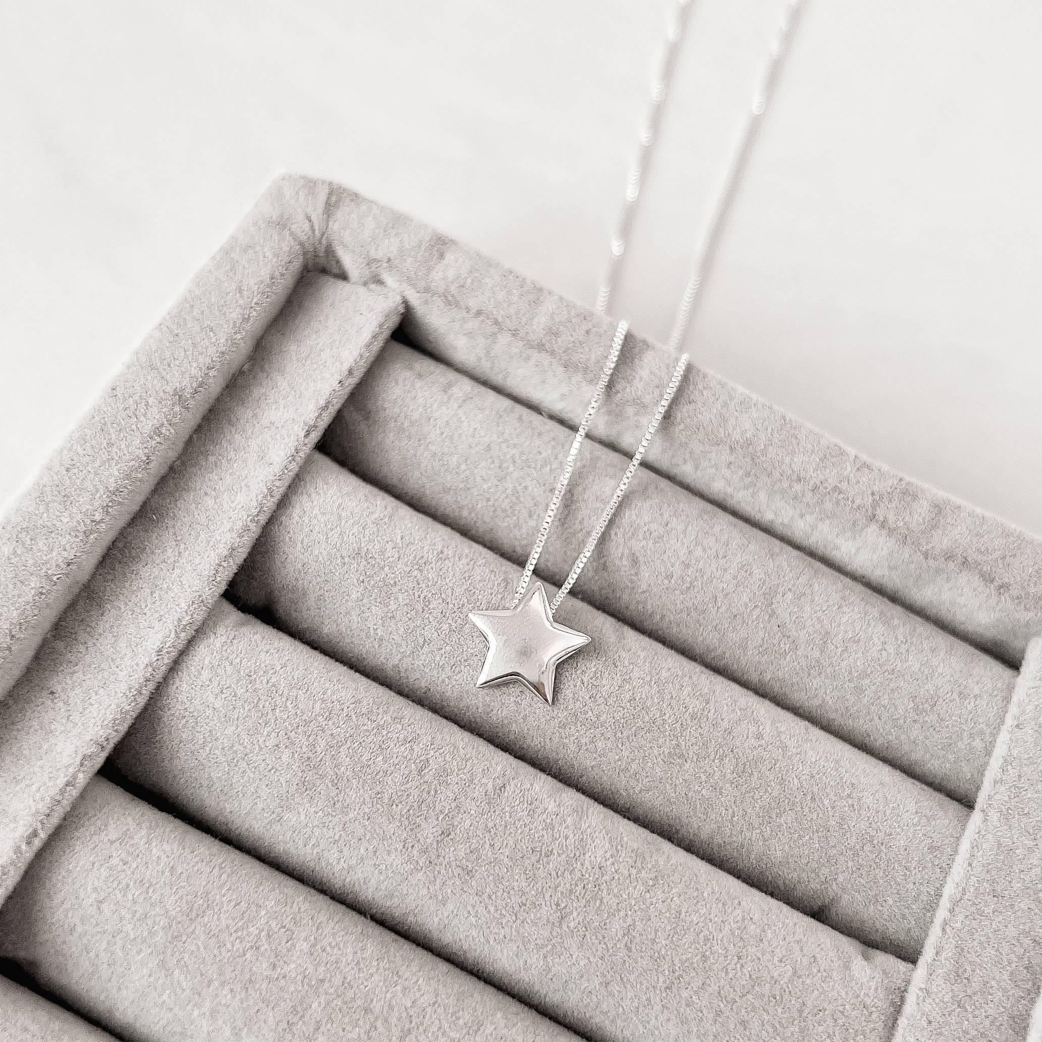 Imagem Colar estrela 11mm 45cm