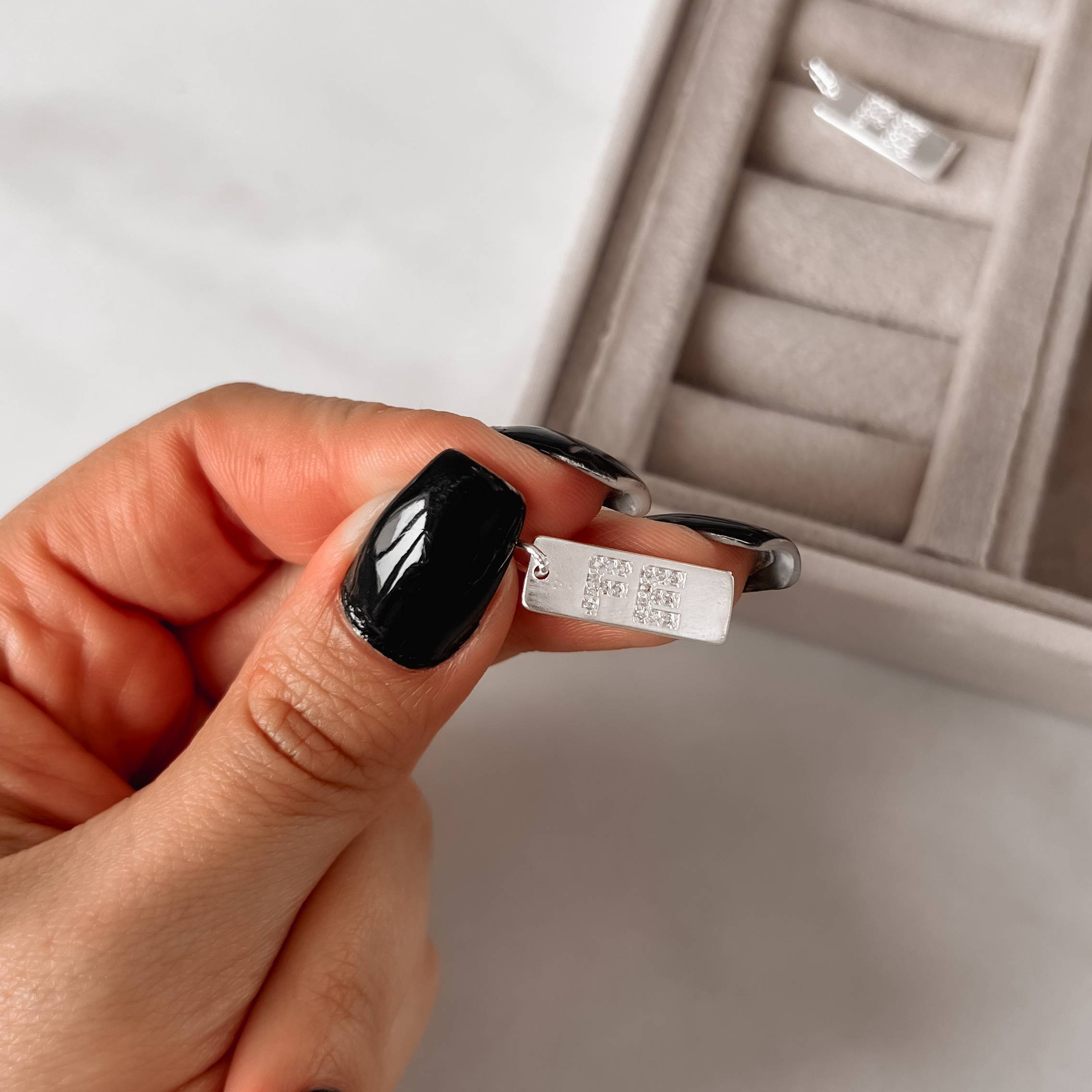 Imagem Secundária Pingente placa fe cravejada 22mm