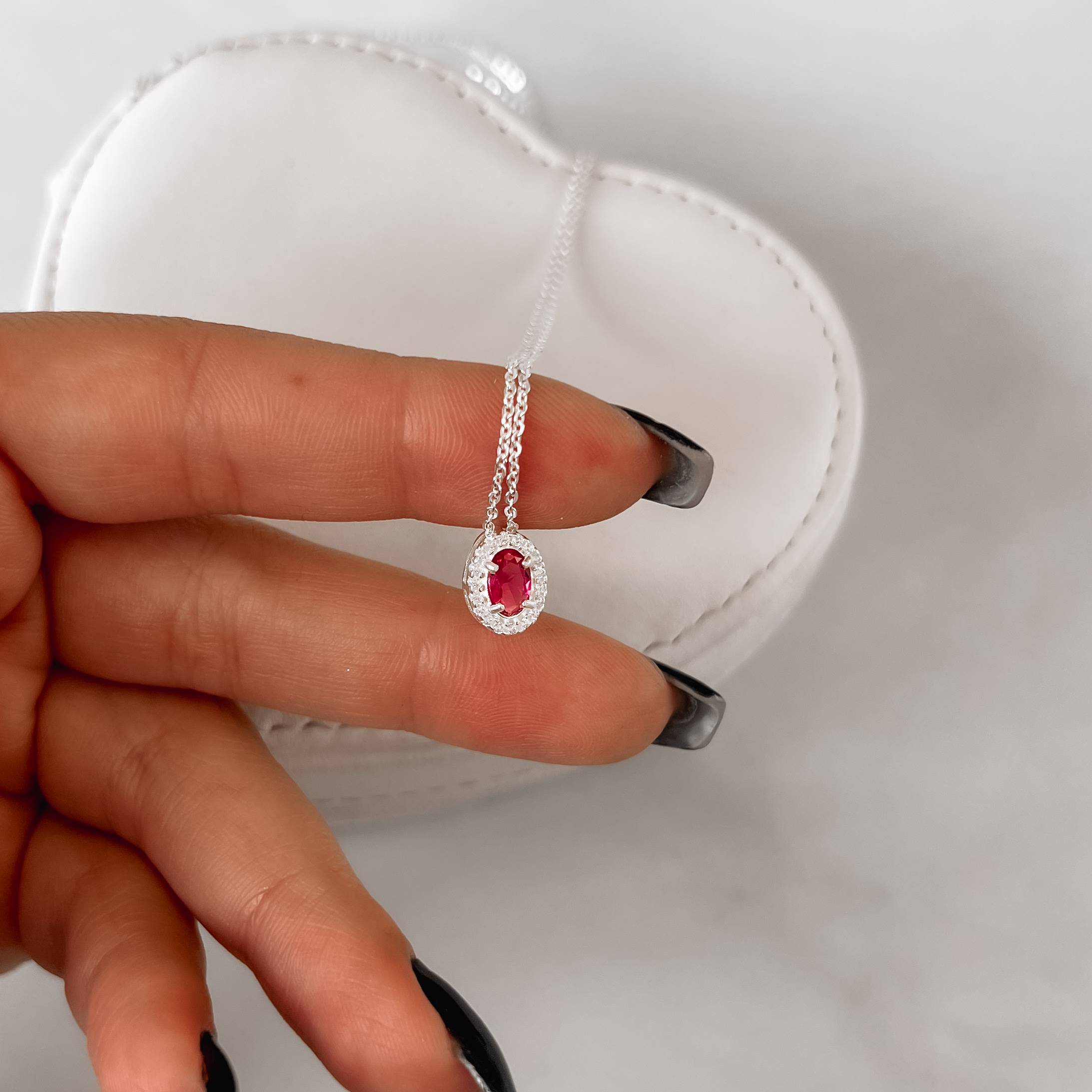 Imagem Secundária Colar zircônia oval cereja com cravejado 10mm corrente cadeadinho 45cm