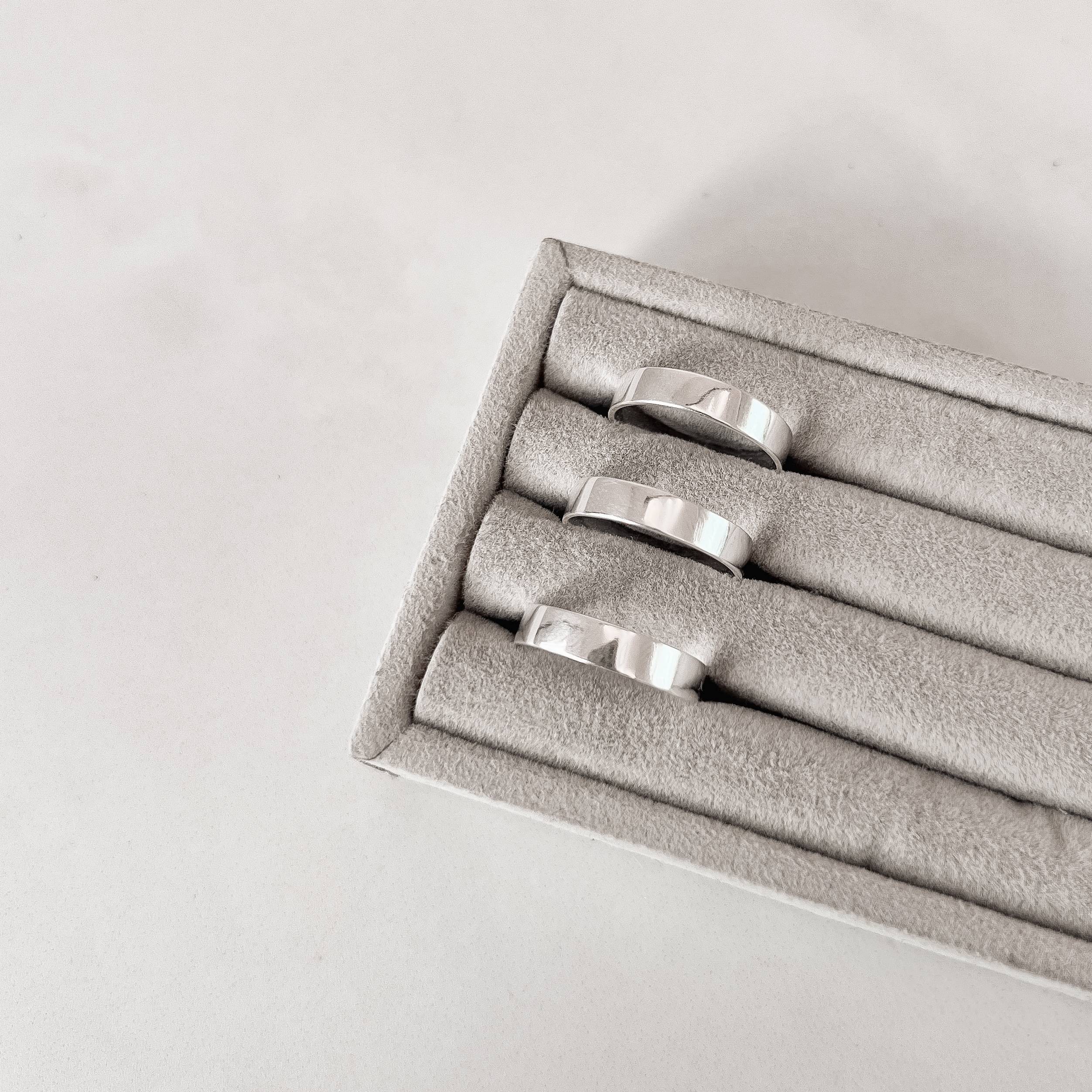 Imagem Anel aliança fio achatado 4mm