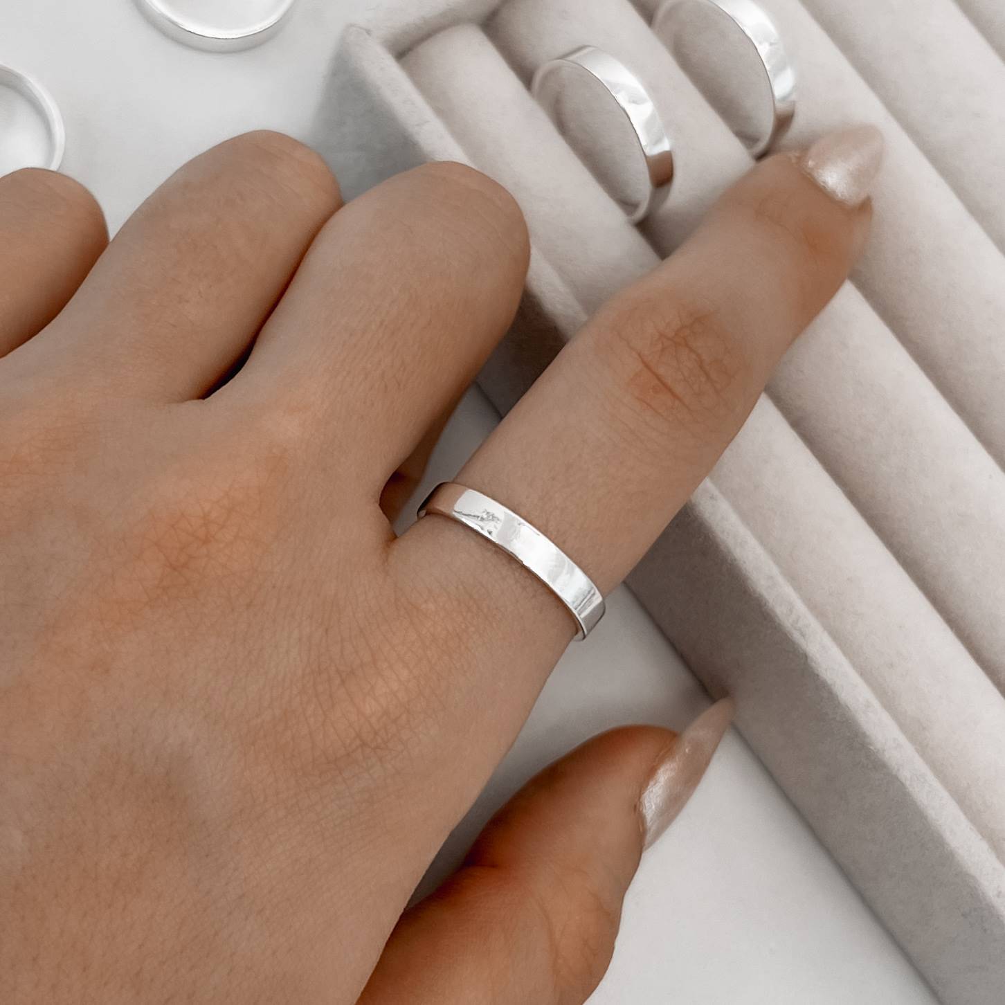 Imagem Secundária Anel aliança fio quadrado achatado