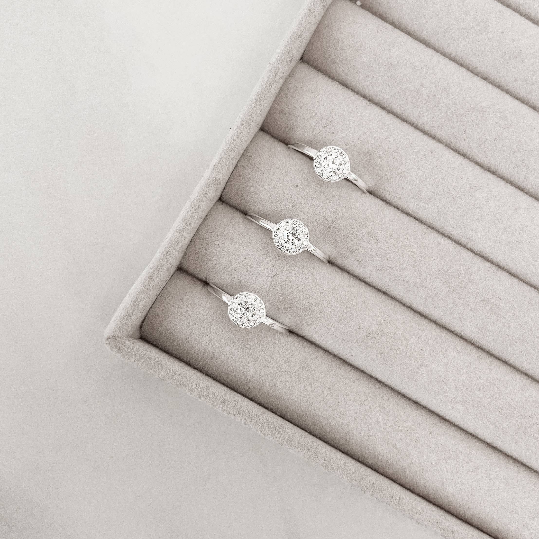 Imagem Secundária Anel solitário redondo cravejado