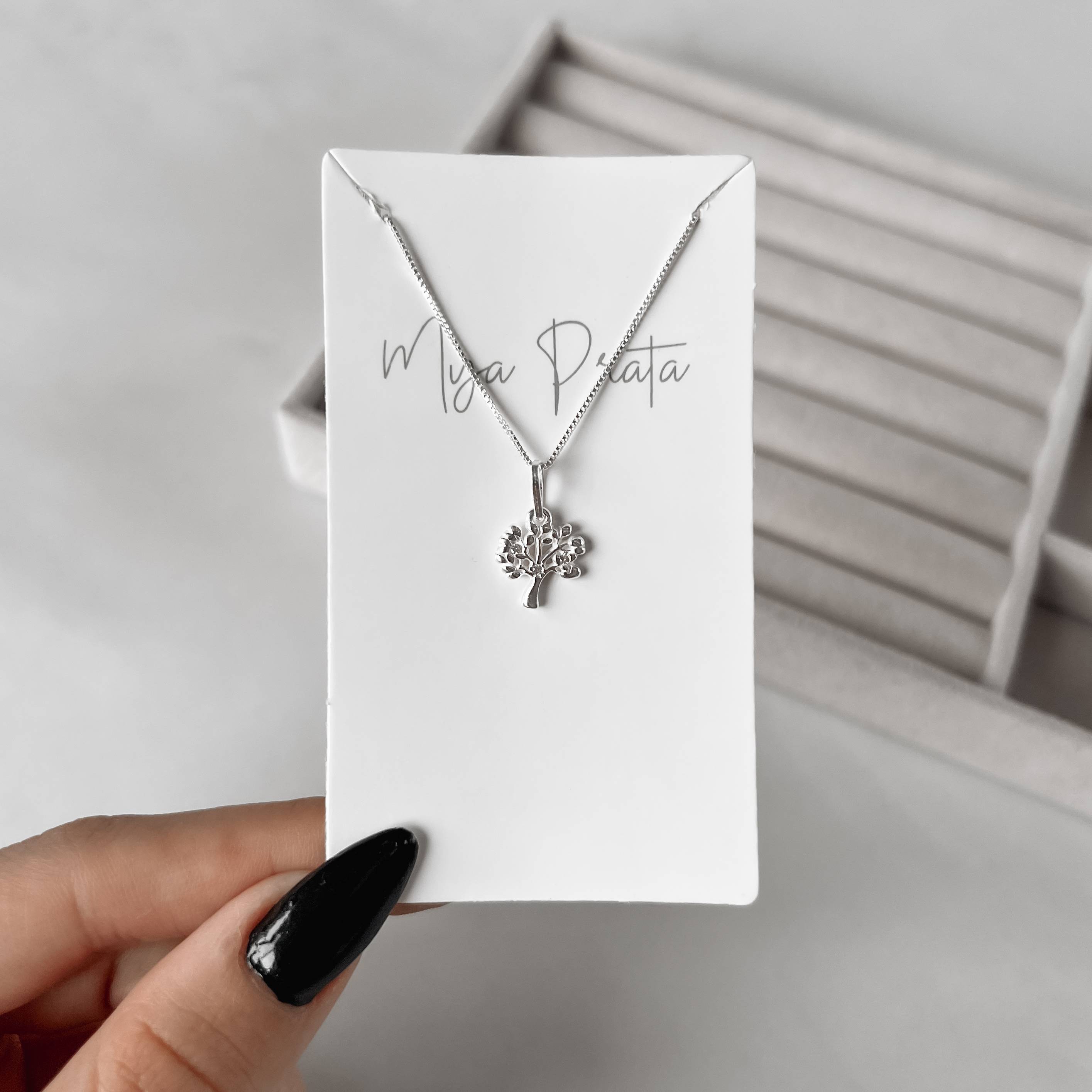 Imagem Colar pingente árvore com zircônias 12mm 45cm