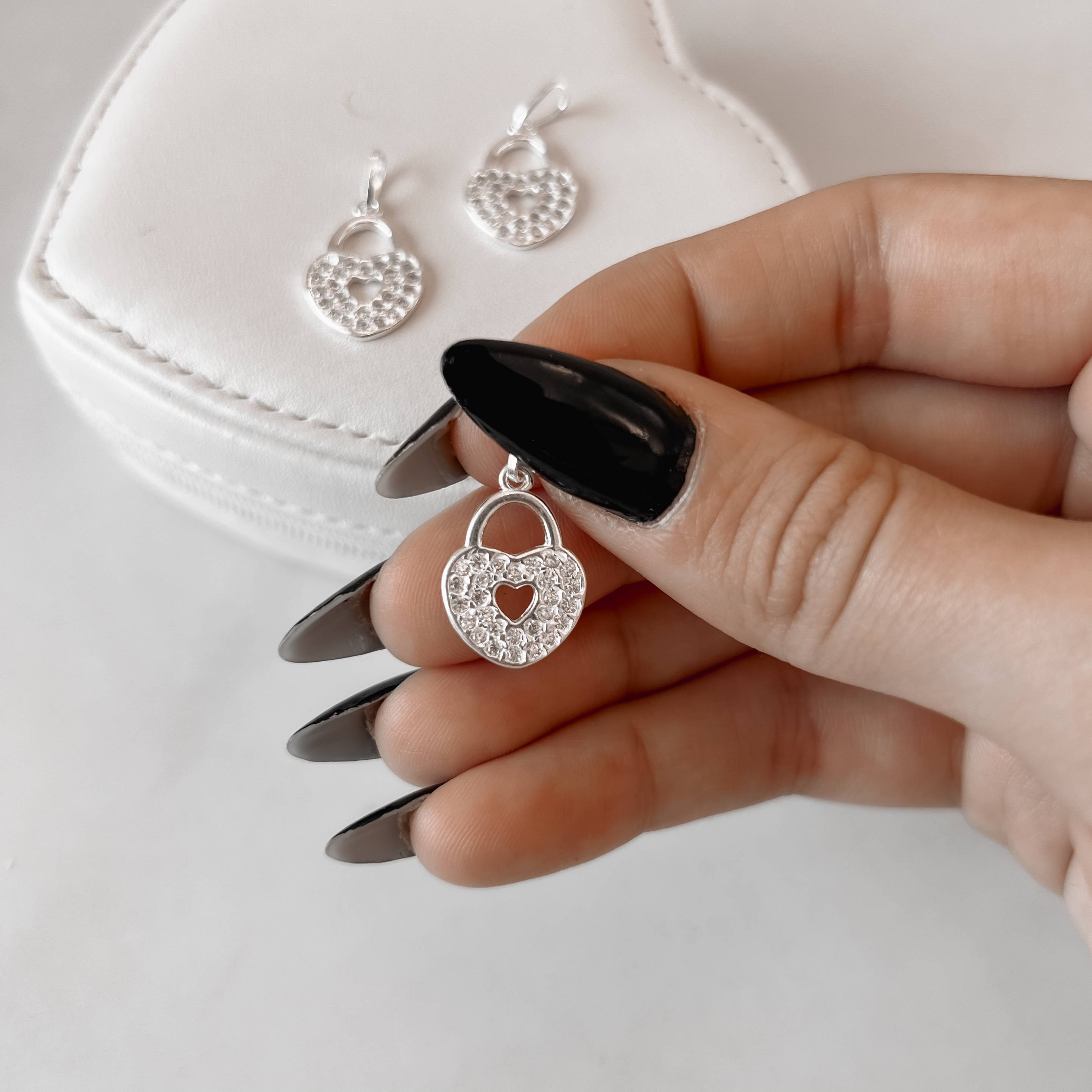 Imagem Secundária Pingente cadeado coração cravejado 16mm