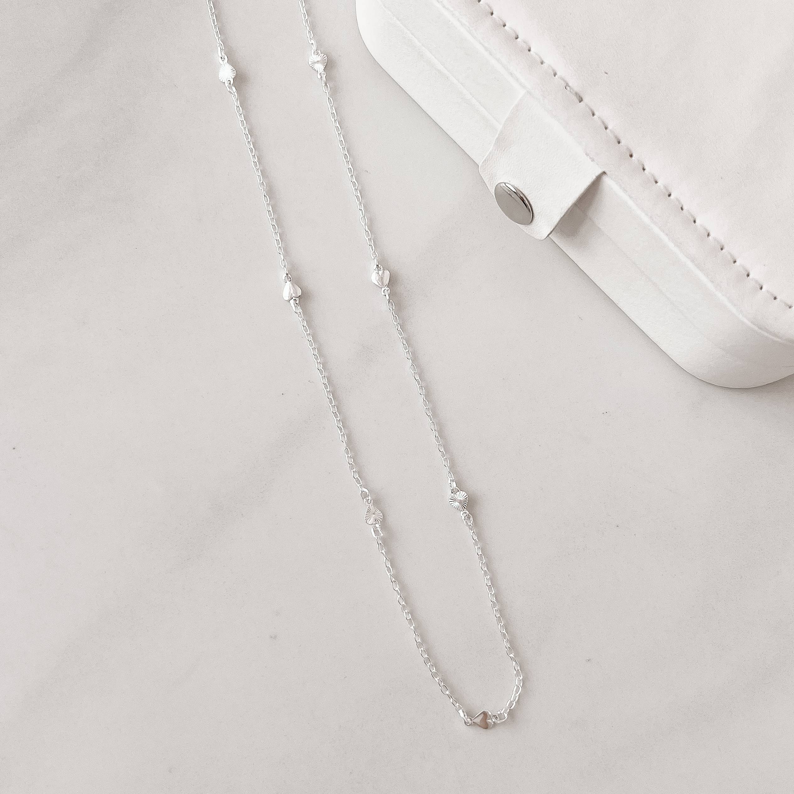 Colar entremeios corações liso e com vinco 5mm 60cm