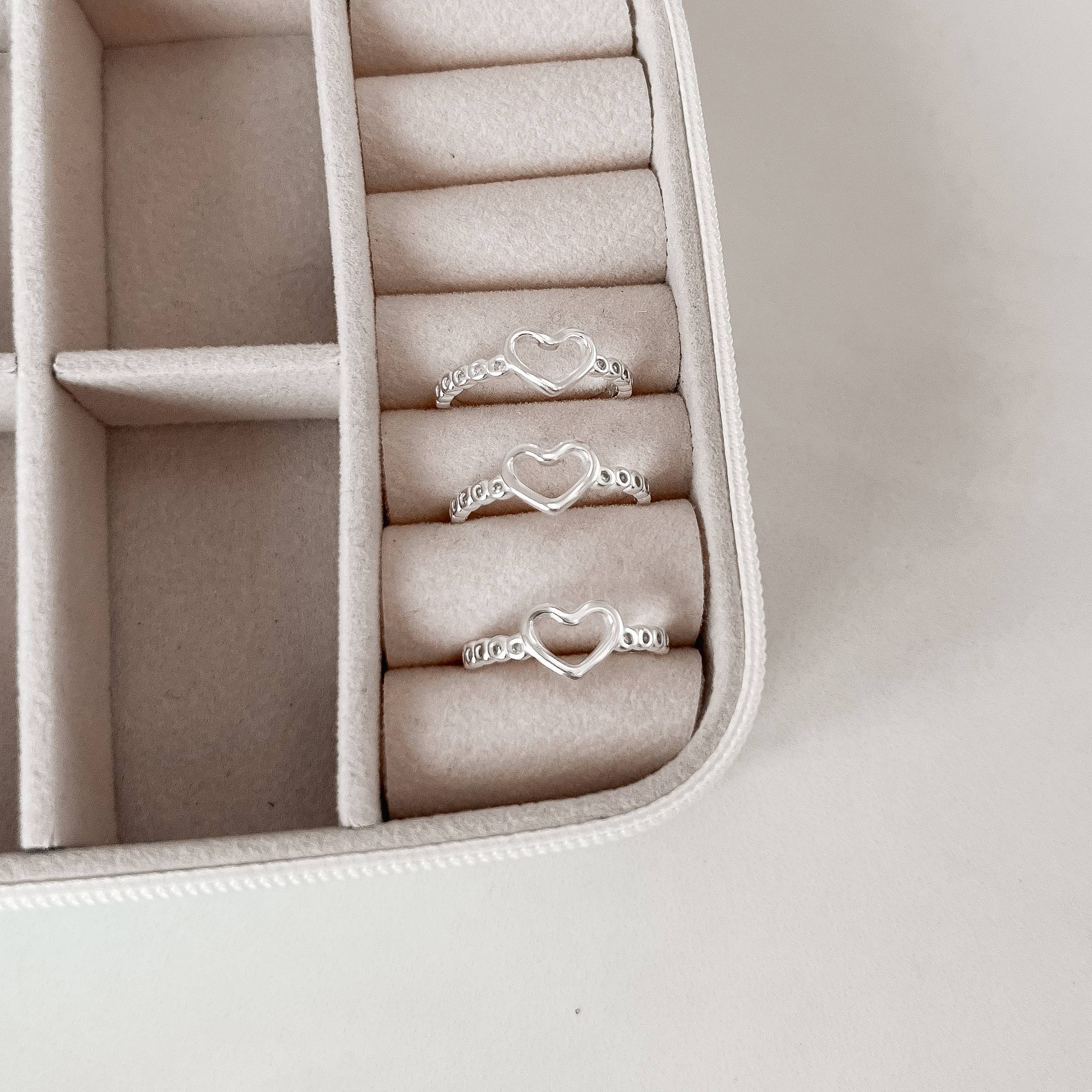 Imagem Anel coração vazado com cravejado