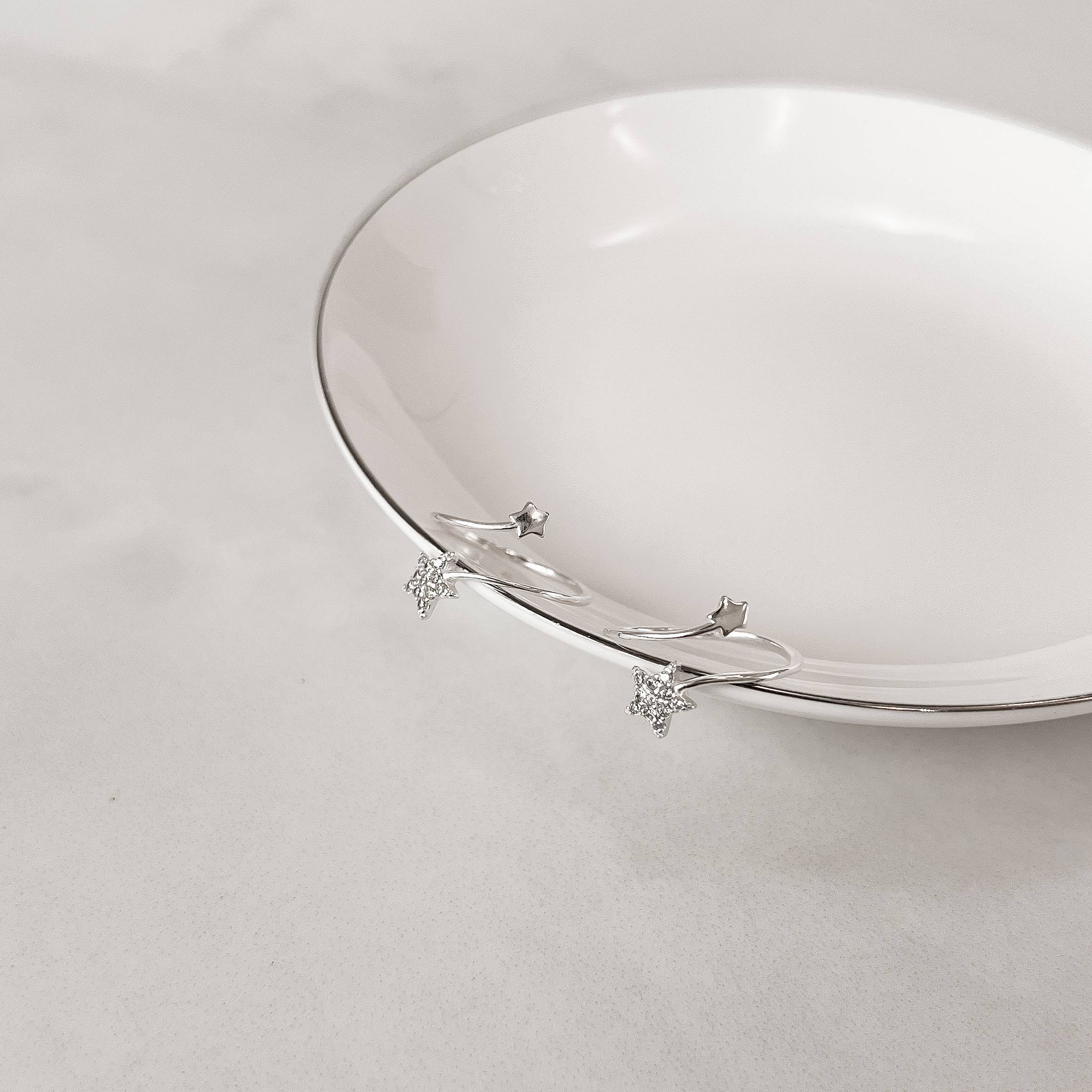 Imagem Secundária Anel estrelas lisa e cravejada regulável P