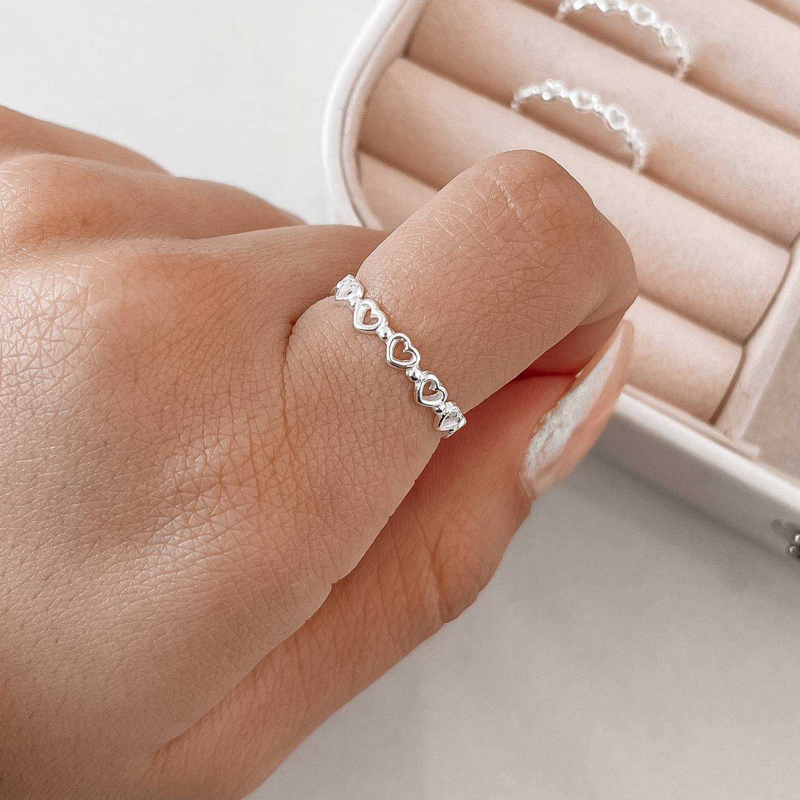 Imagem Anel mini corações vazados e bolinhas