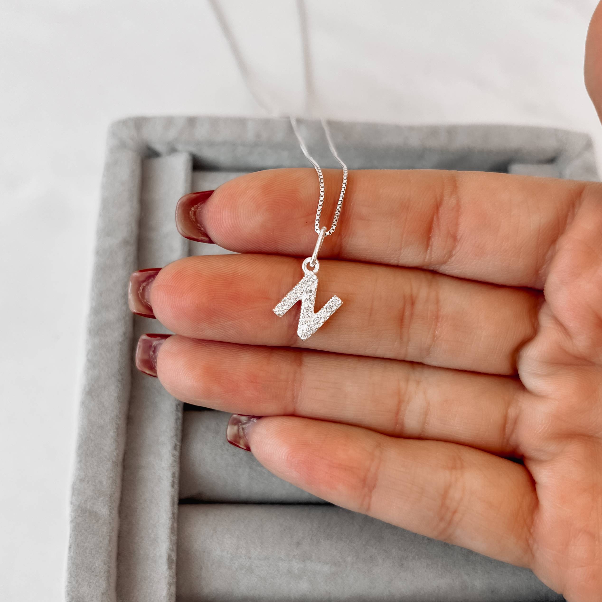 Imagem Secundária Colar pingente letra N cravejada 9mm 45cm