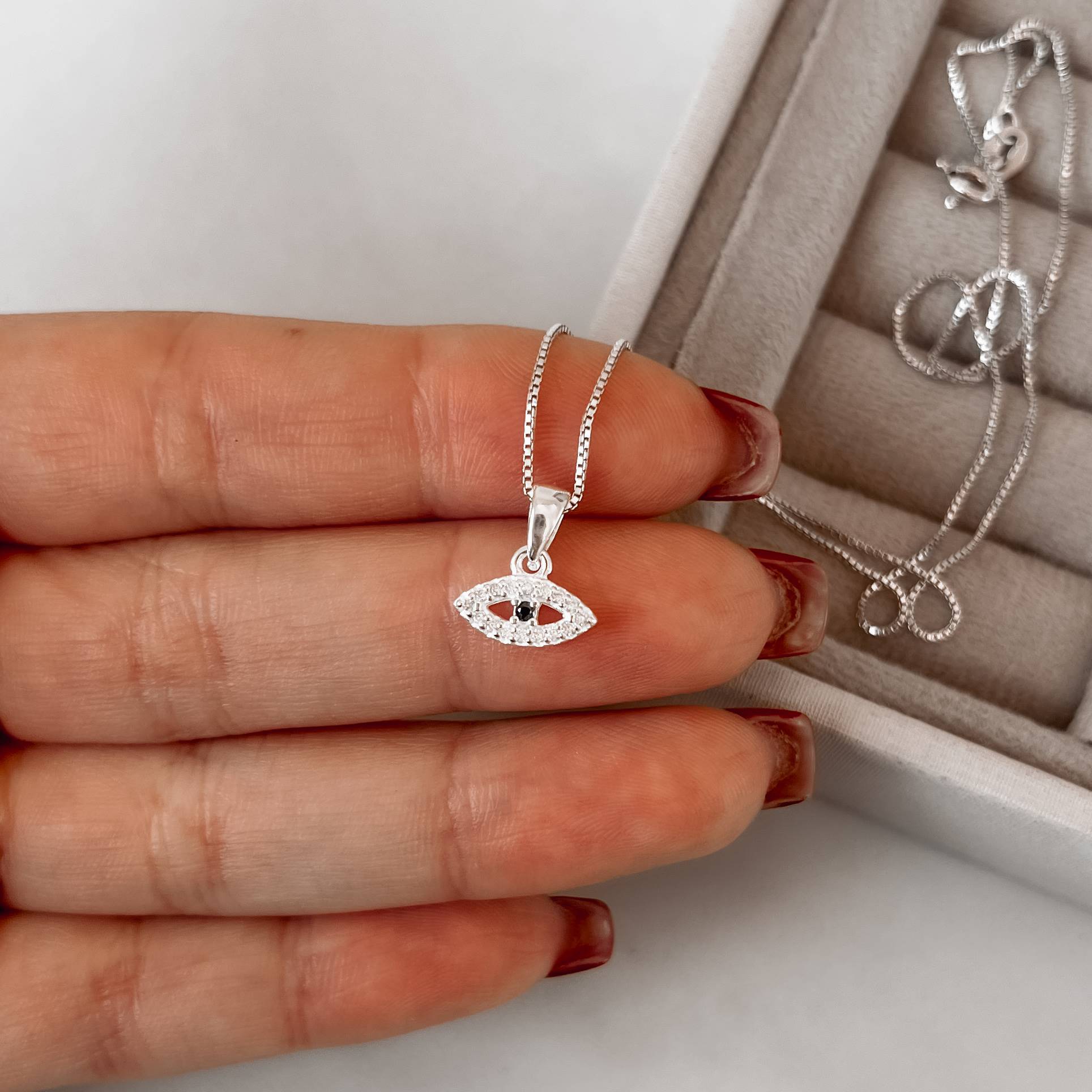 Imagem Secundária Colar pingente olho cravejado detalhe zircônia ônix 11mm 40cm