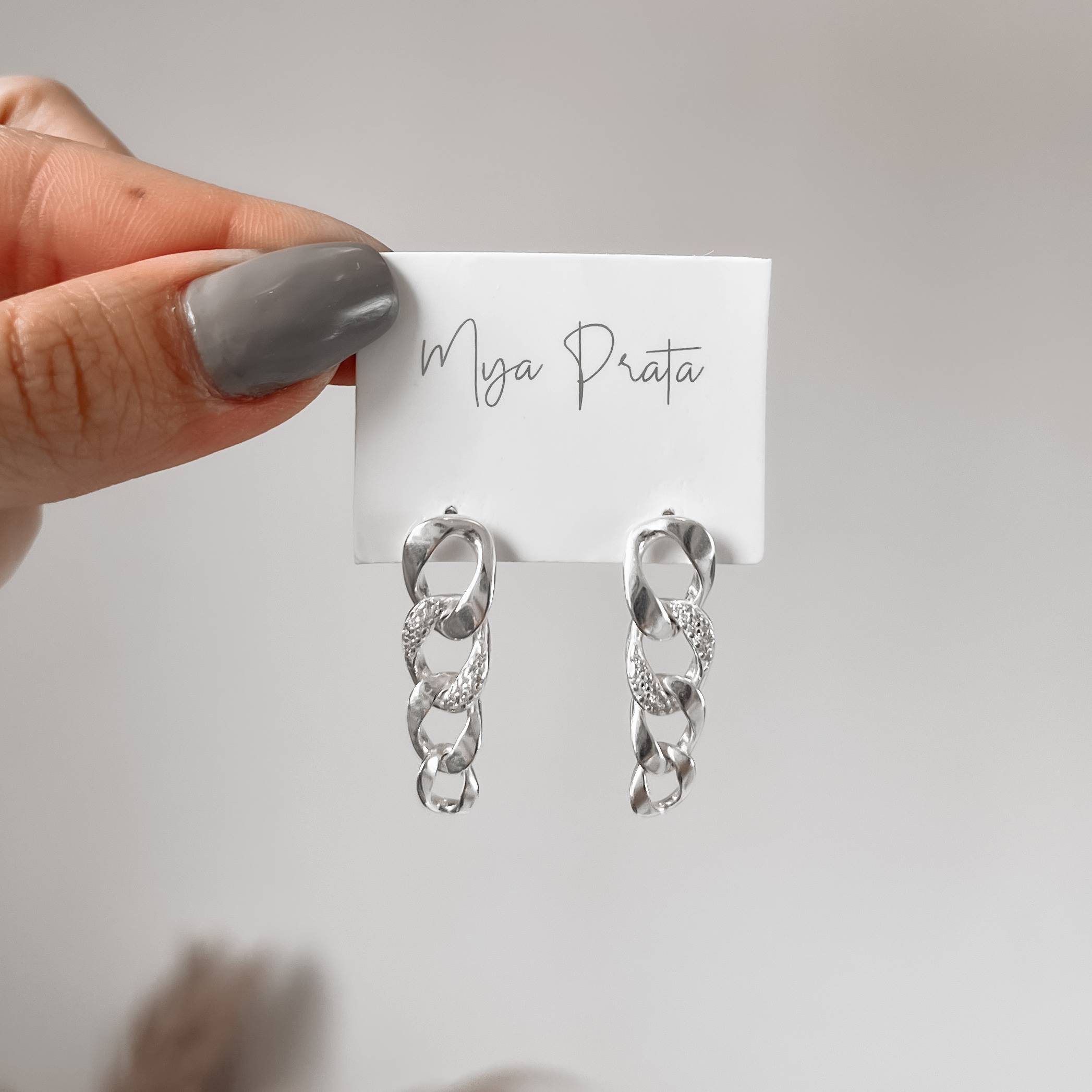 Imagem Brinco corrente detalhe cravejado 28mm