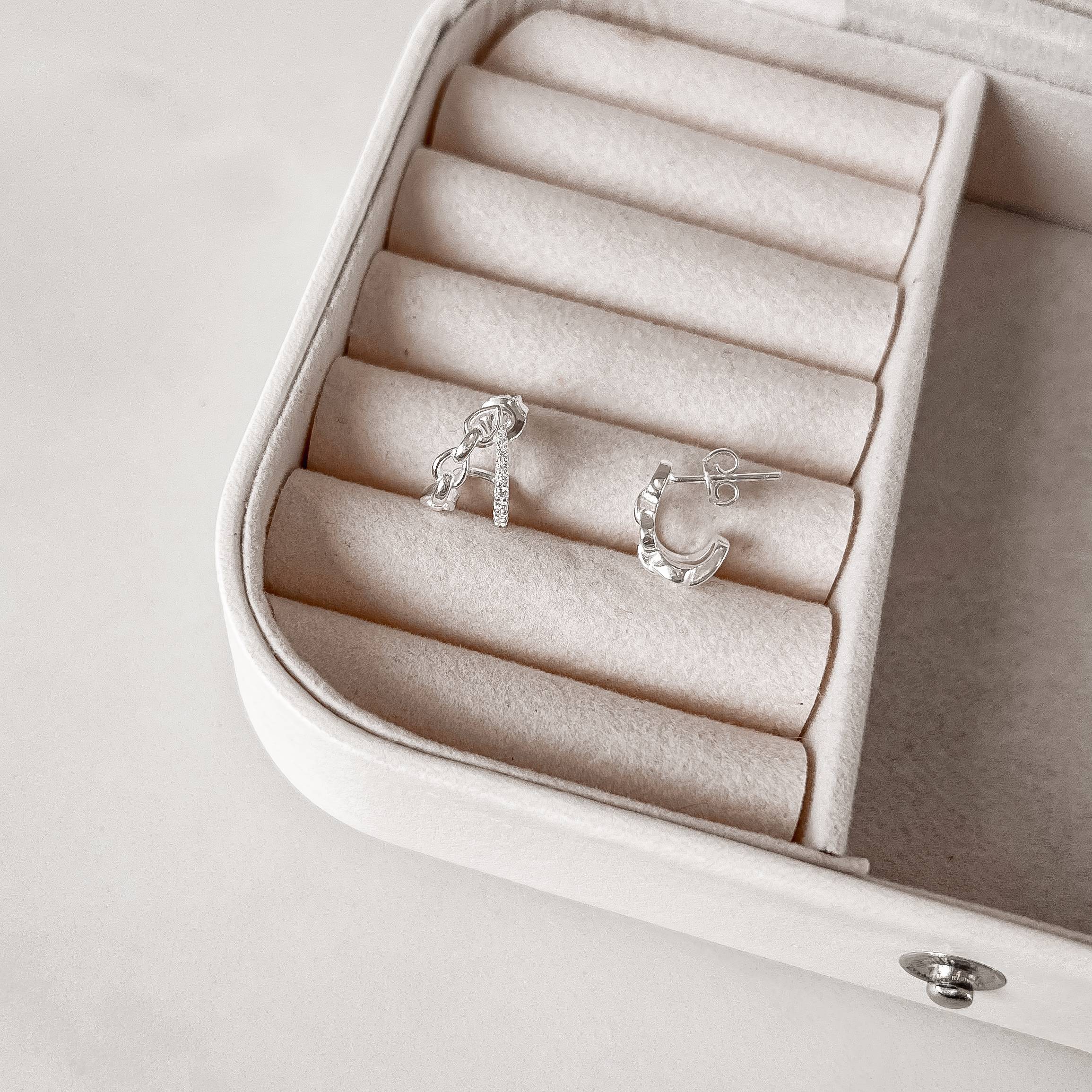 Imagem Argola gota vazada fio corrente e cravejado 13mm tarraxa