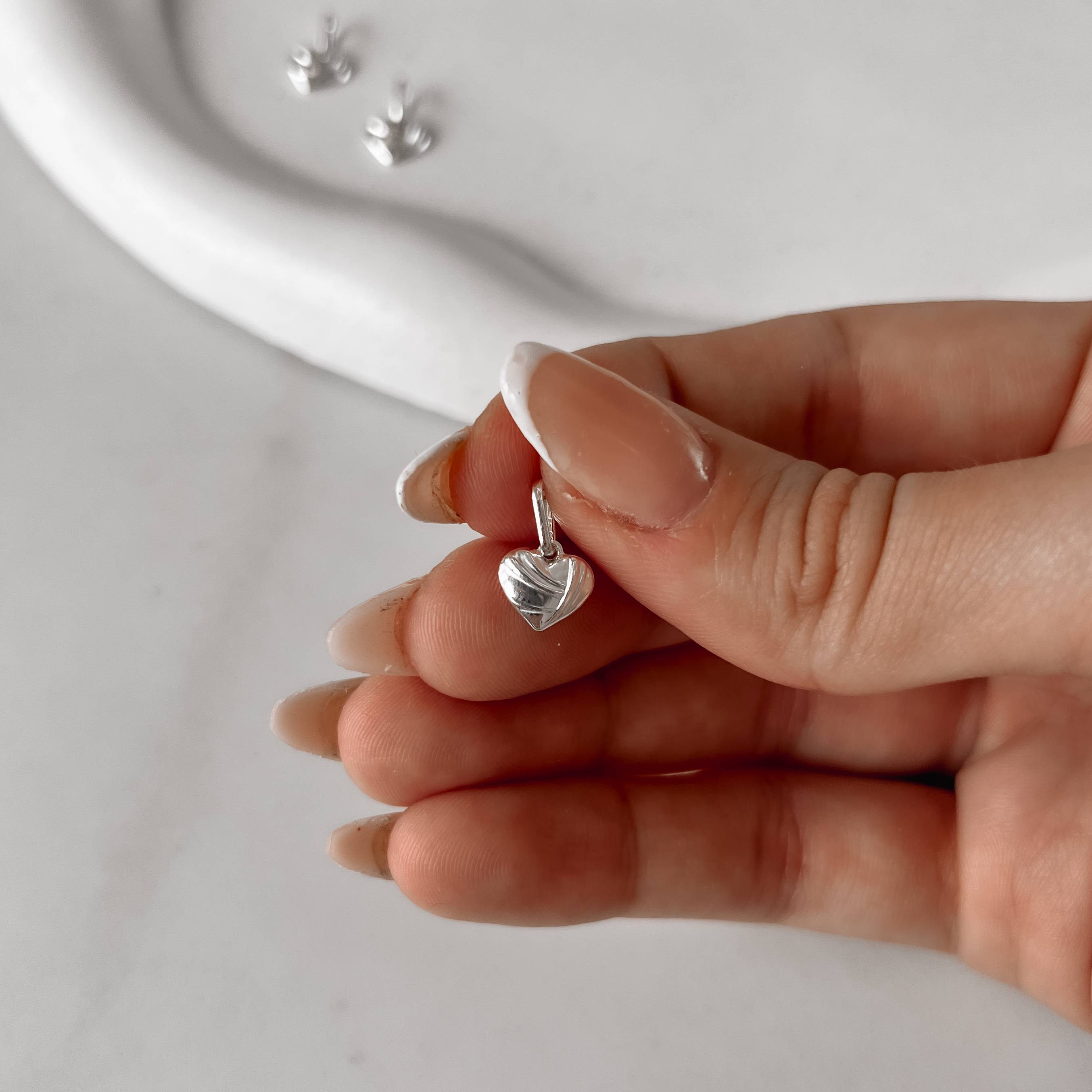 Pingente coração desenhado 8mm