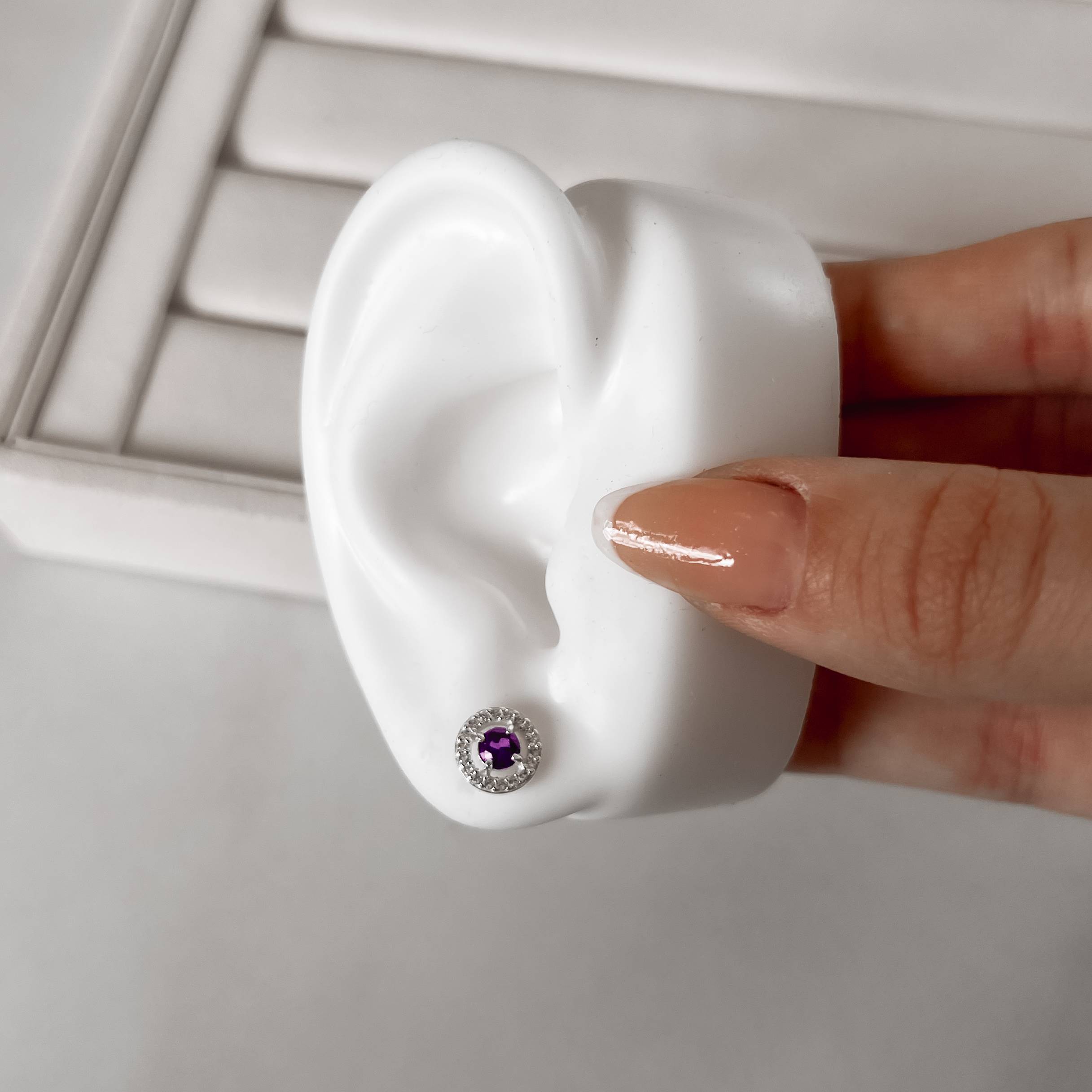 Brinco zircônia redonda ametista com cravejado 9mm