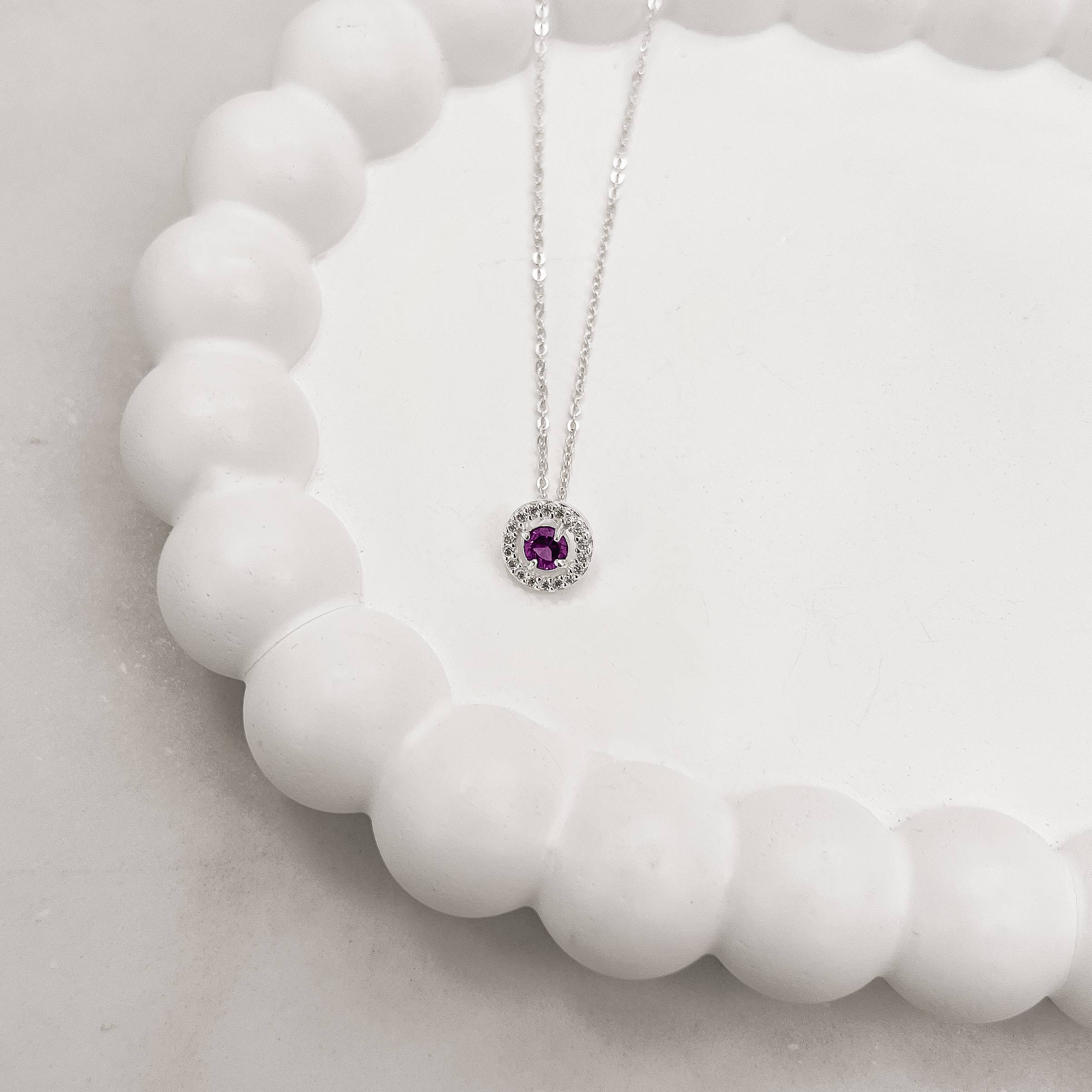 Imagem Secundária Colar zircônia redonda ametista com cravejado 9mm corrente cadeadinho 45cm