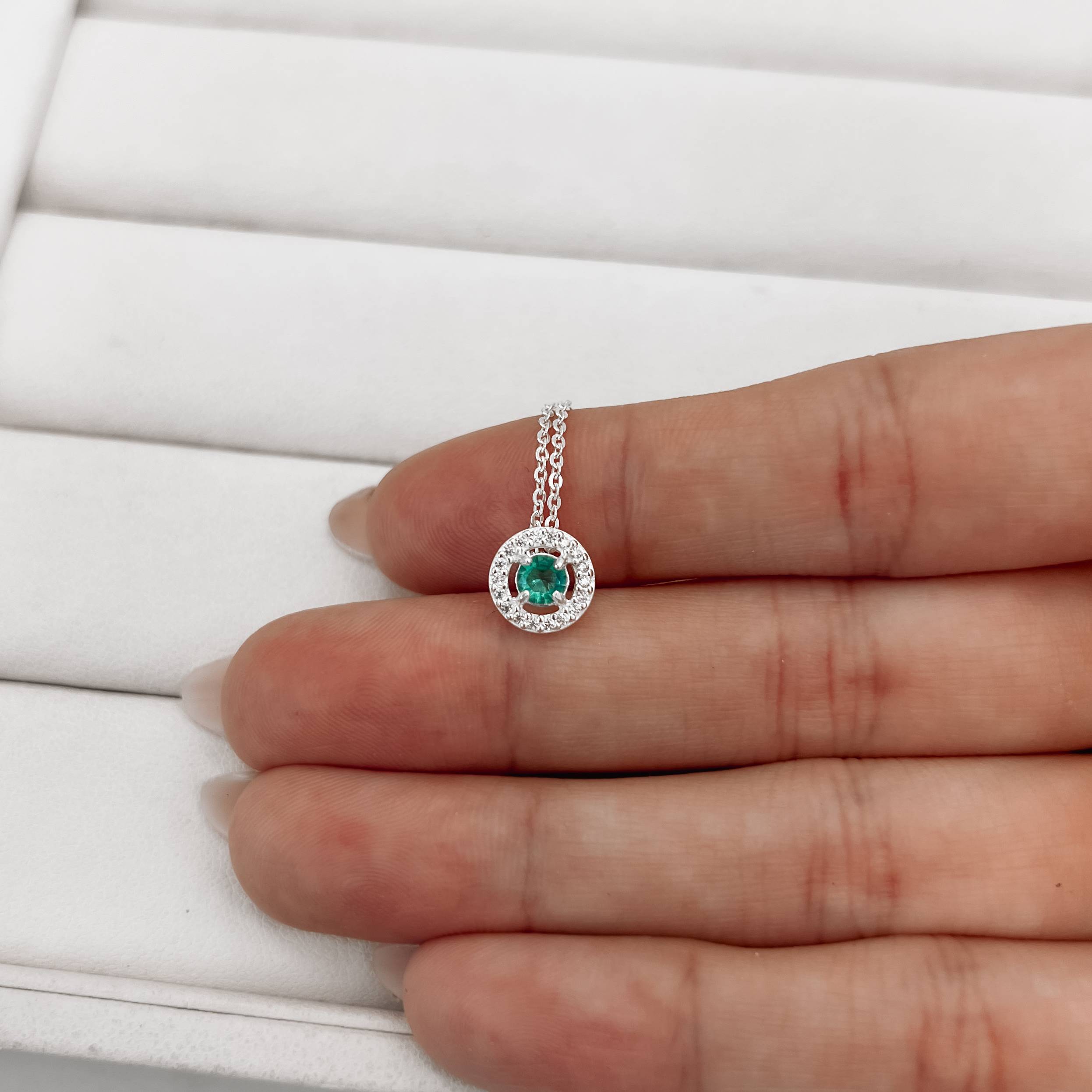 Imagem Secundária Colar zircônia redonda acqua com cravejado 9mm corrente cadeadinho 45cm