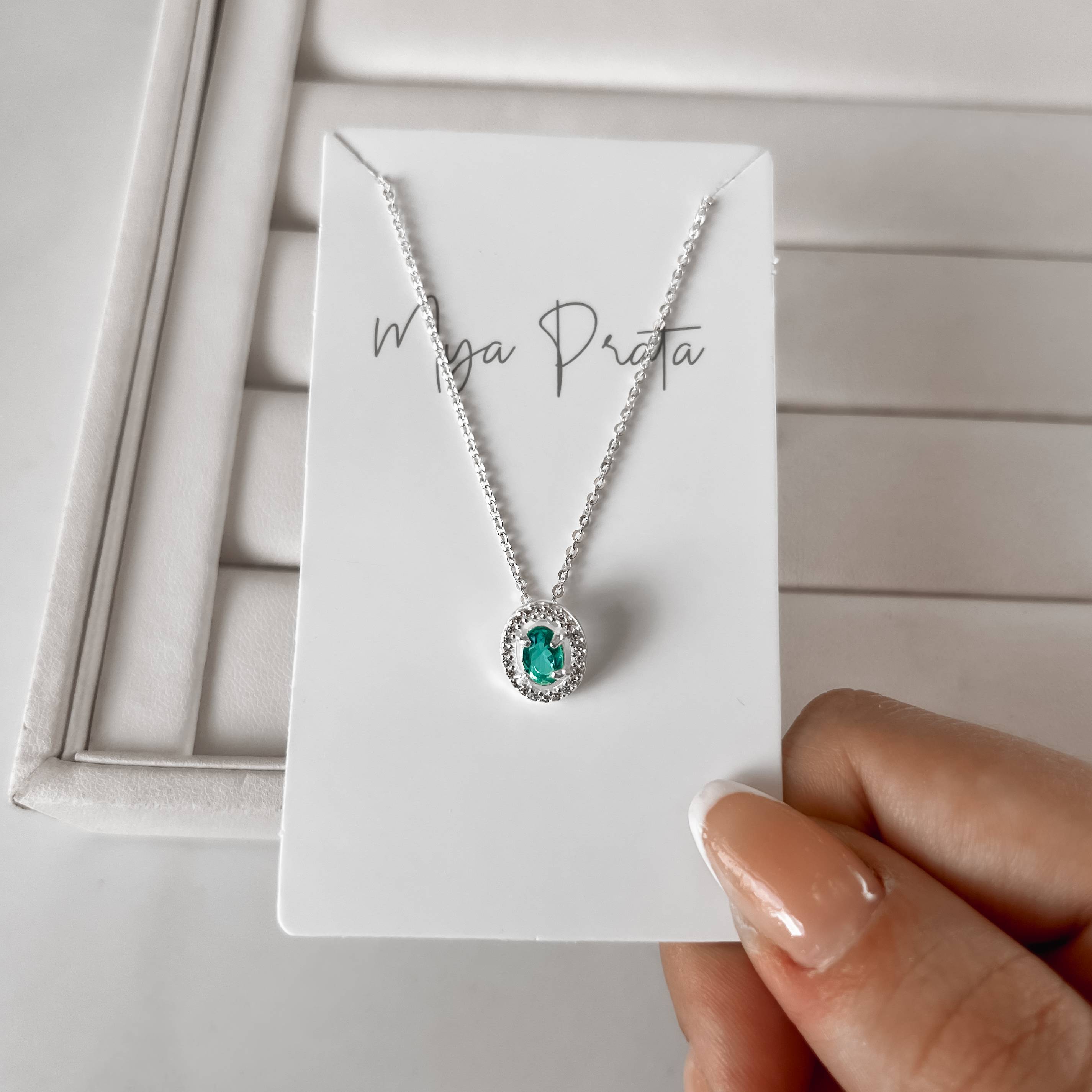 Colar zircônia oval turquesa com cravejado 11mm corrente cadeadinho 45cm