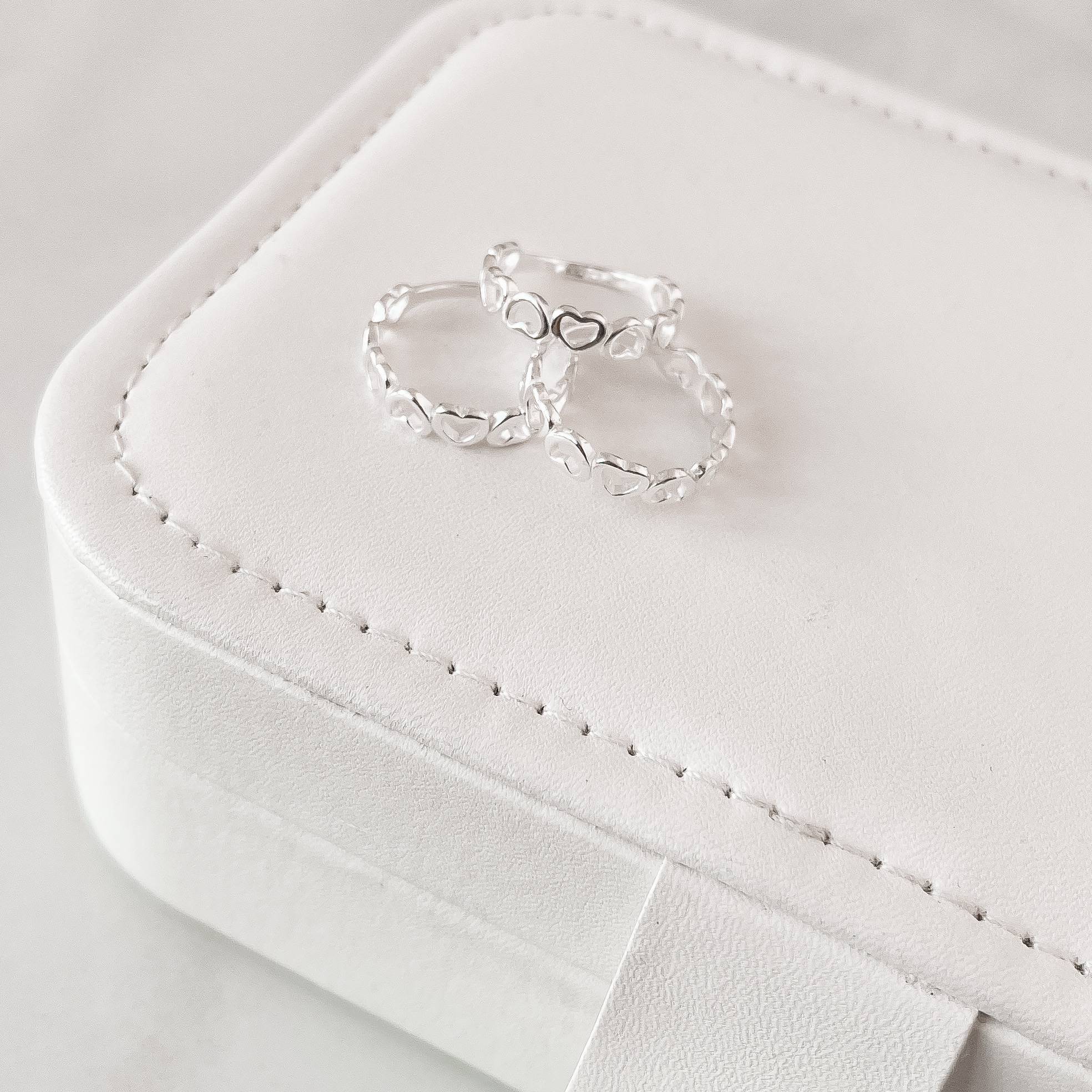 Imagem Secundária Anel corações vazados 4mm