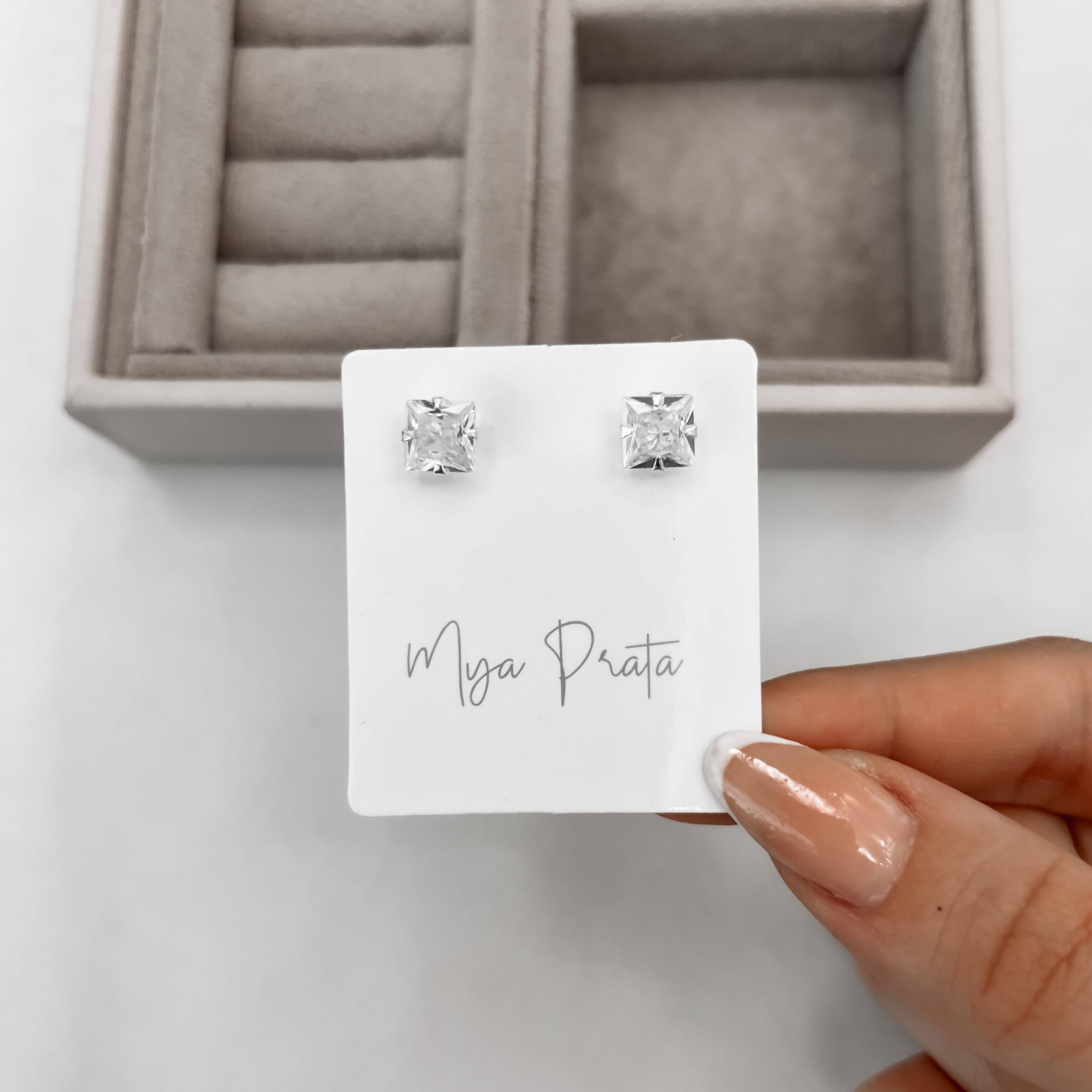 Imagem Brinco zircônia quadrada cristal 9mm