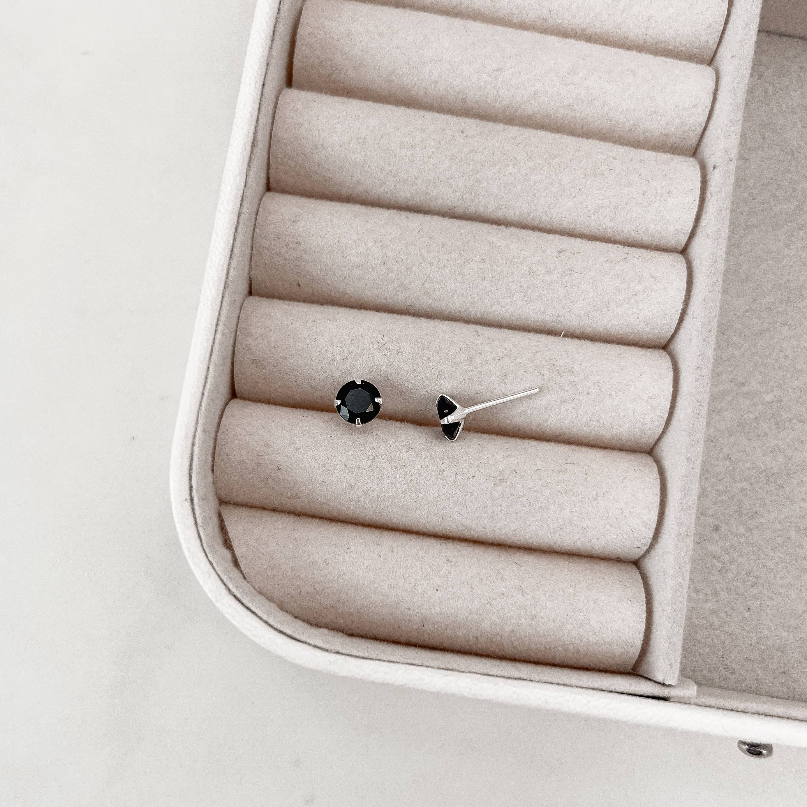 Imagem Brinco zircônia redonda ônix 6mm