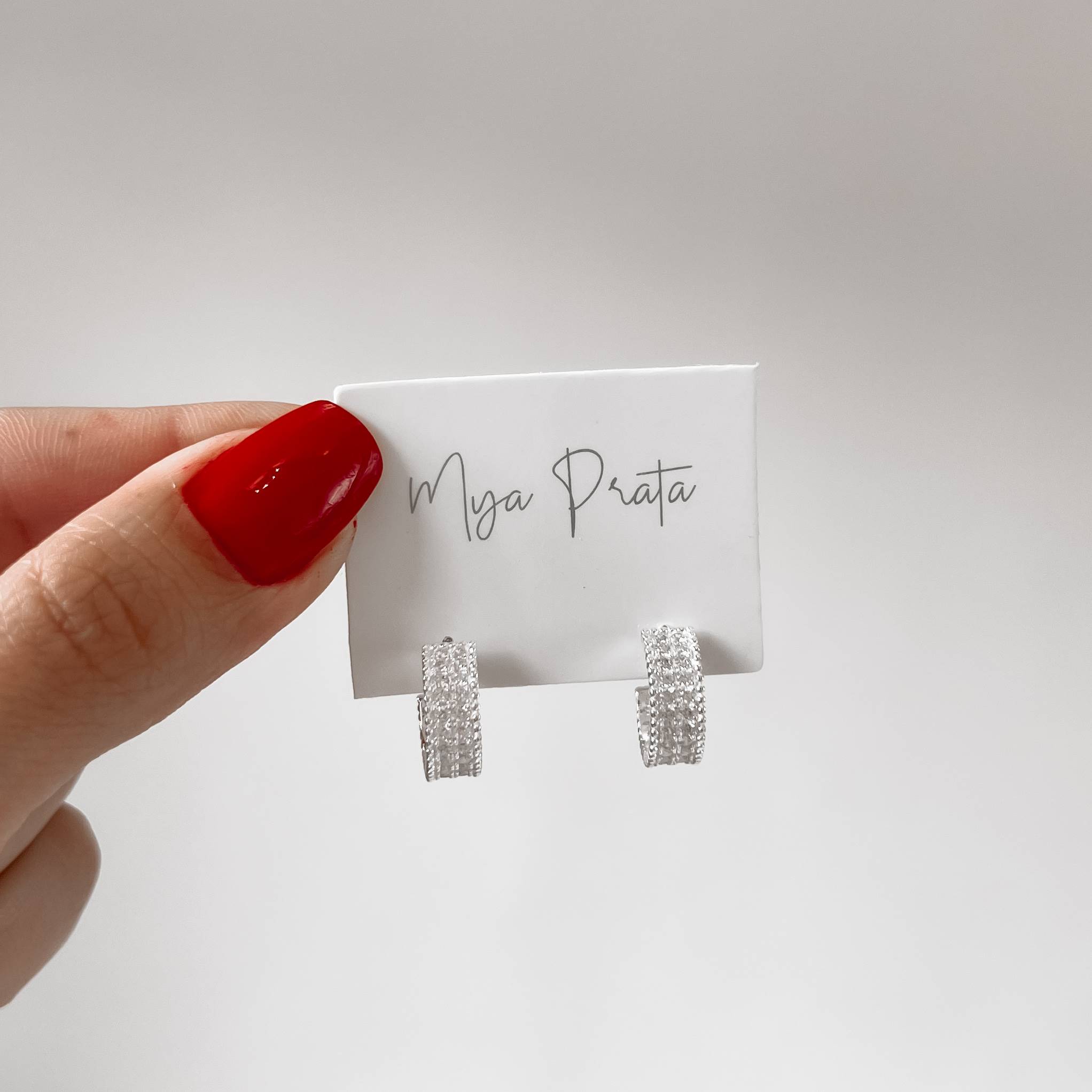 Imagem Secundária Argola larga cravejada 14mm tarraxa