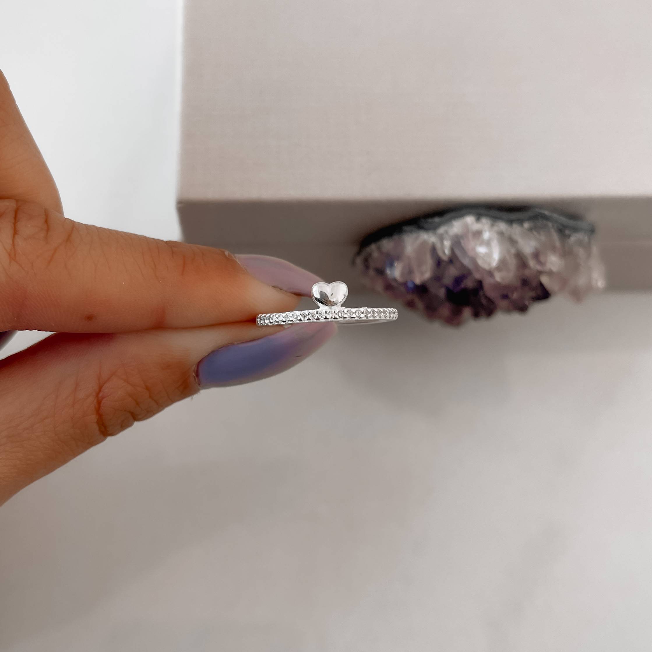 Imagem Secundária Anel cravejado detalhe coração cheio