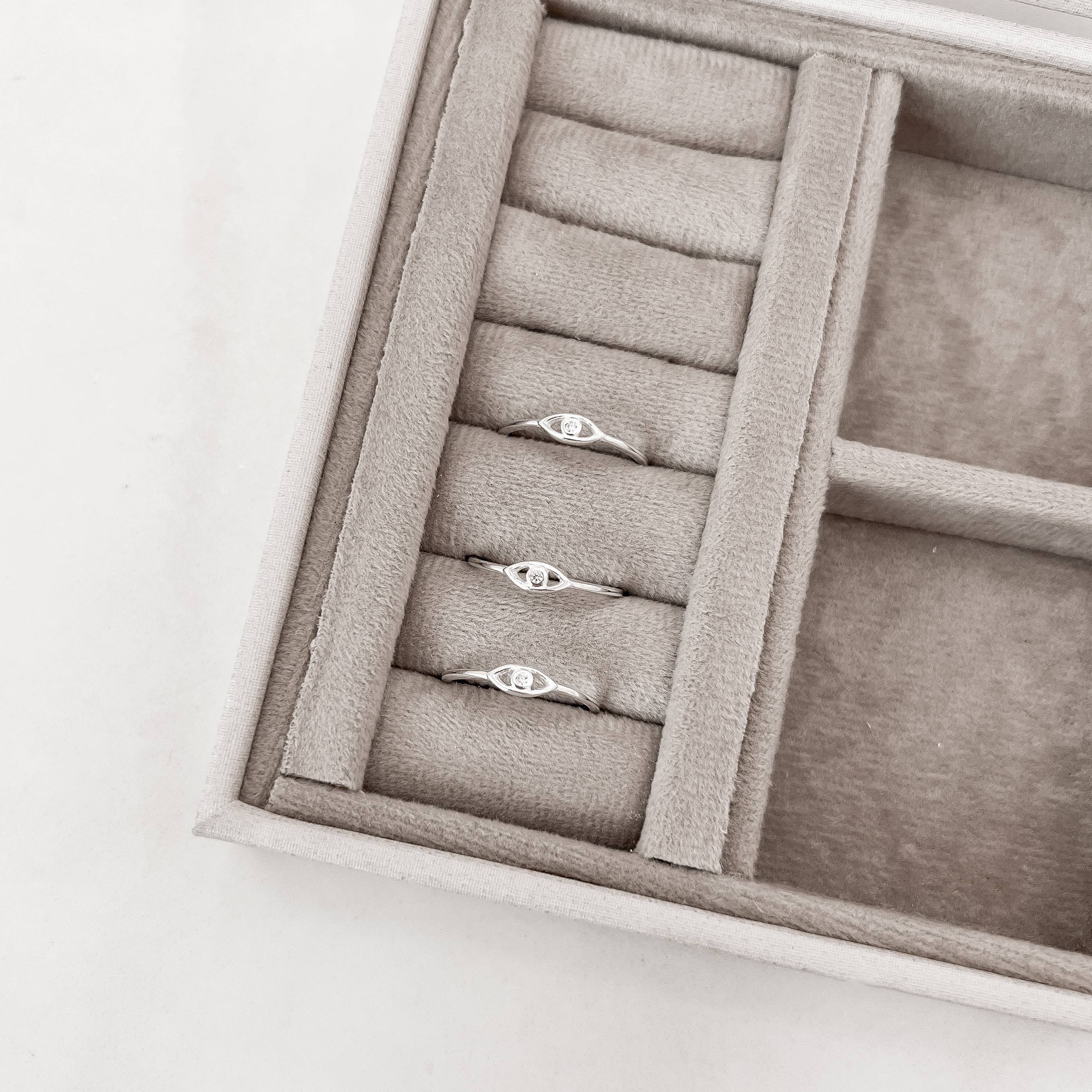 Imagem Anel olho vazado com zircônia