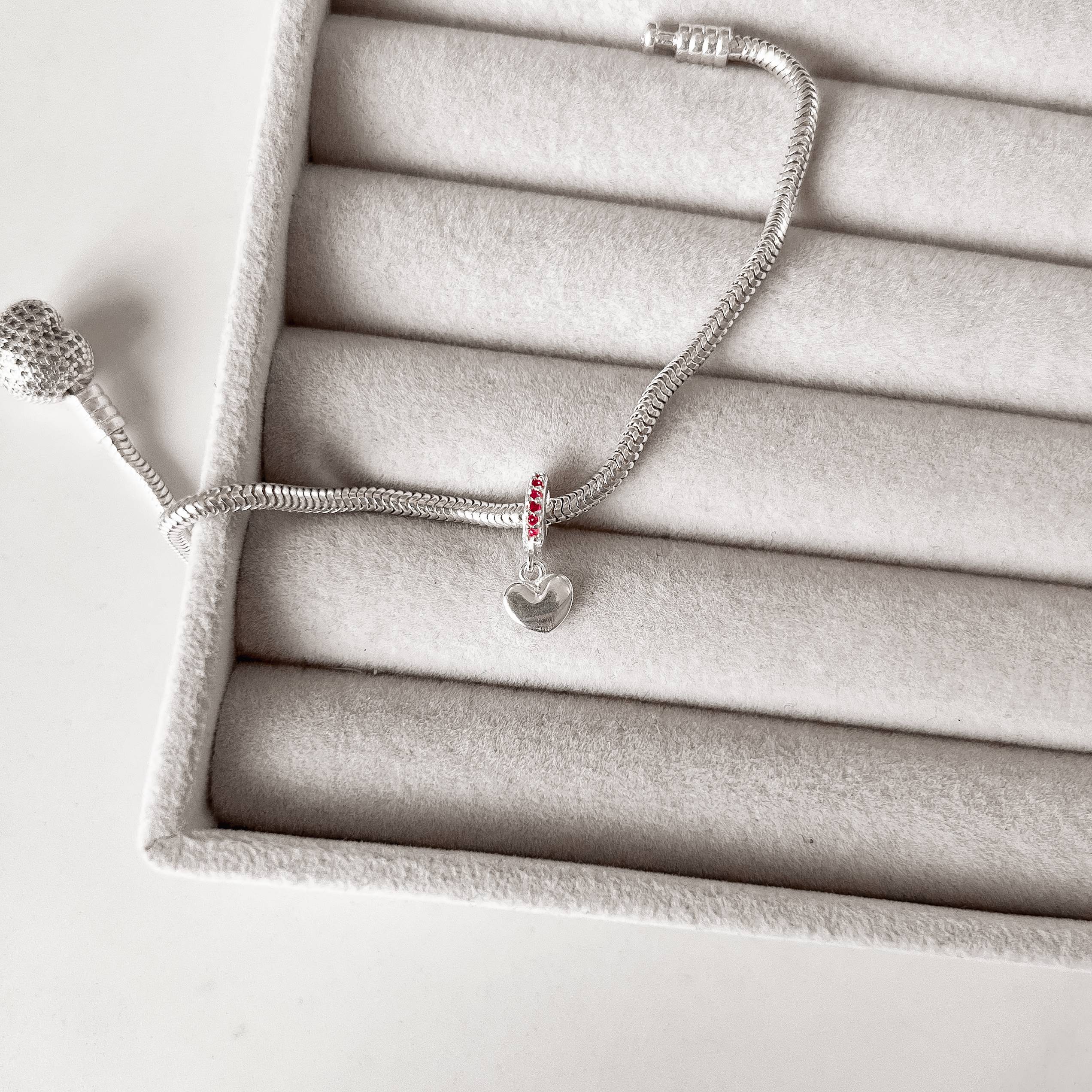 Berloque pingente coração 7mm elo cravejado rosa