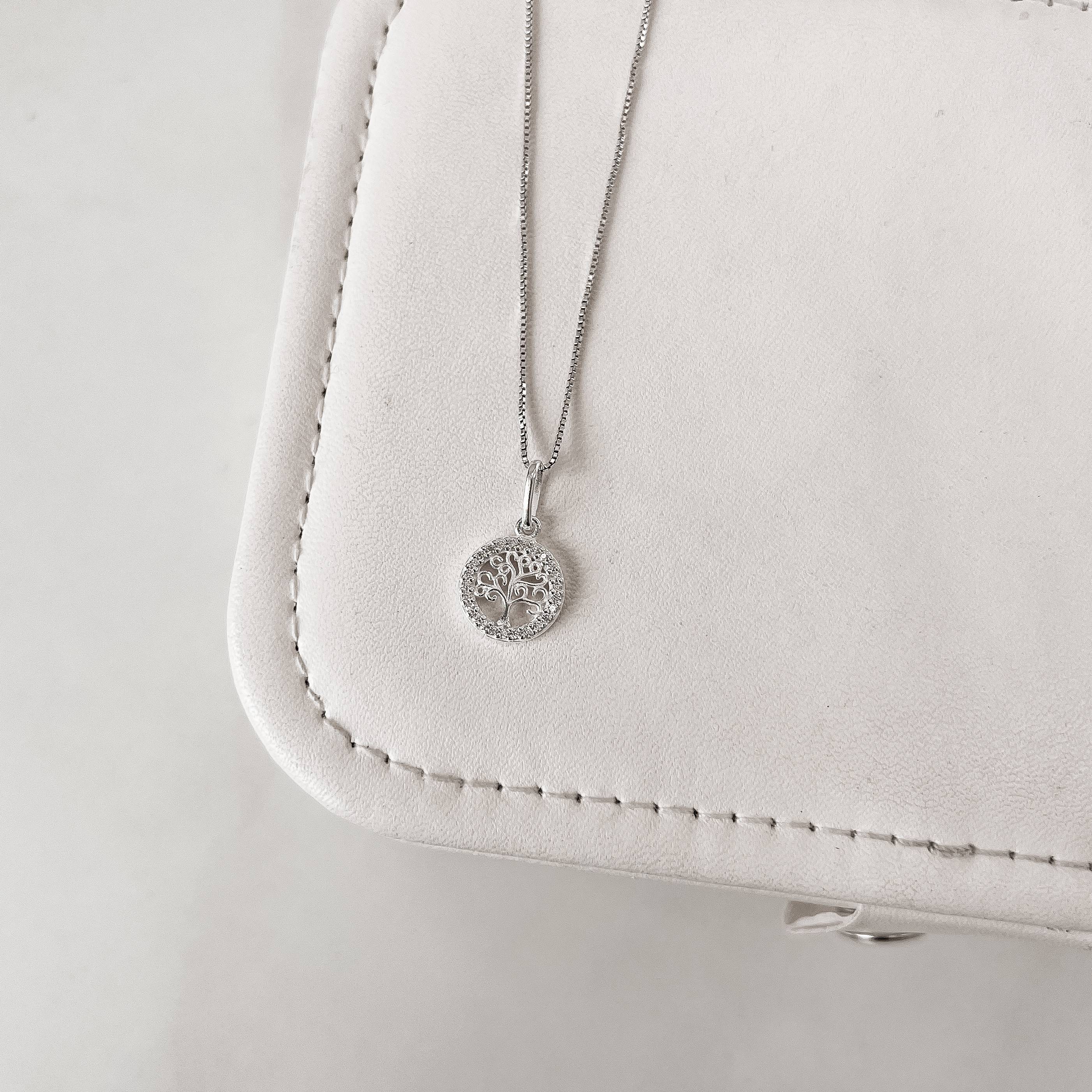 Imagem Colar pingente medalha árvore borda cravejada 11mm 45cm