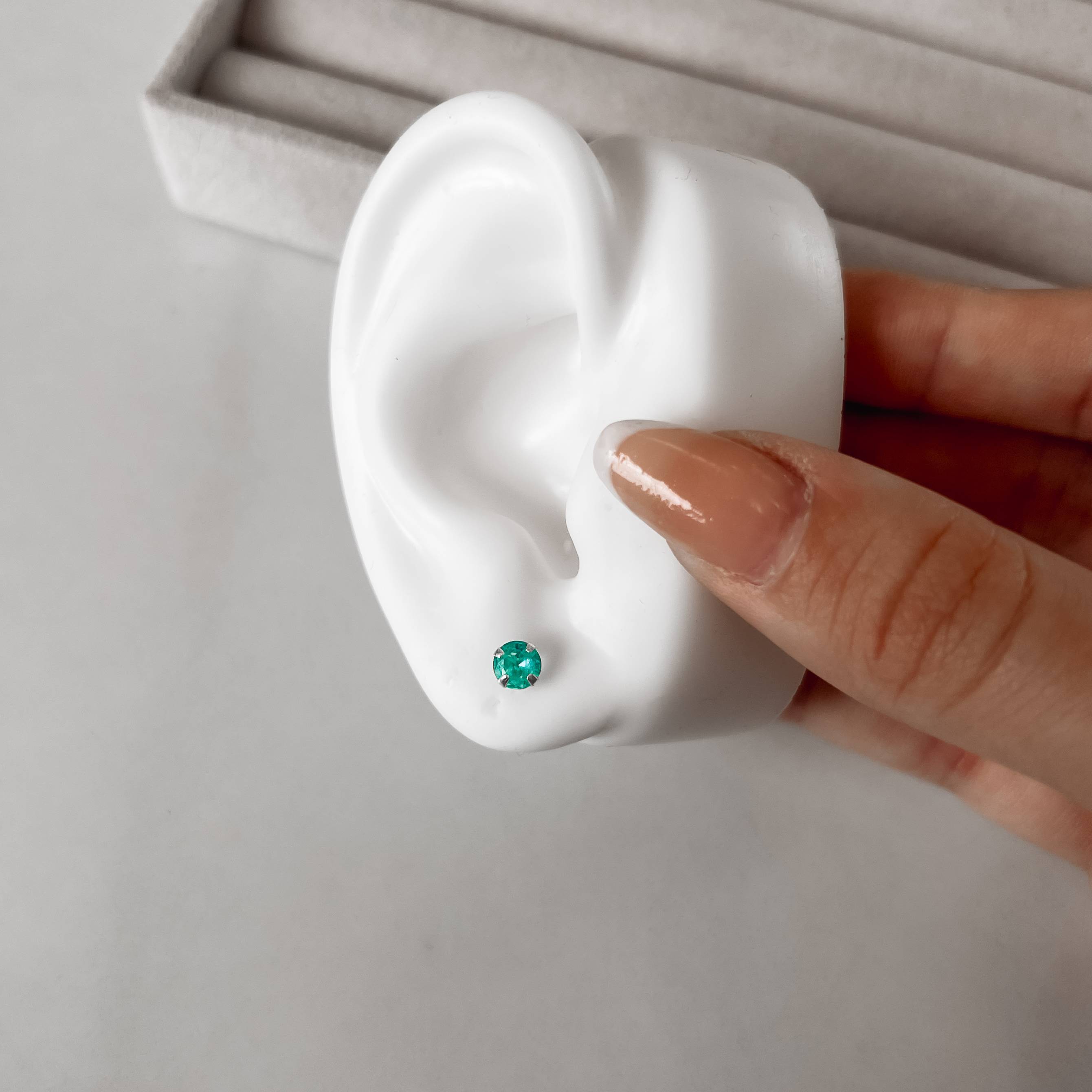 Brinco zircônia redonda acqua 5mm