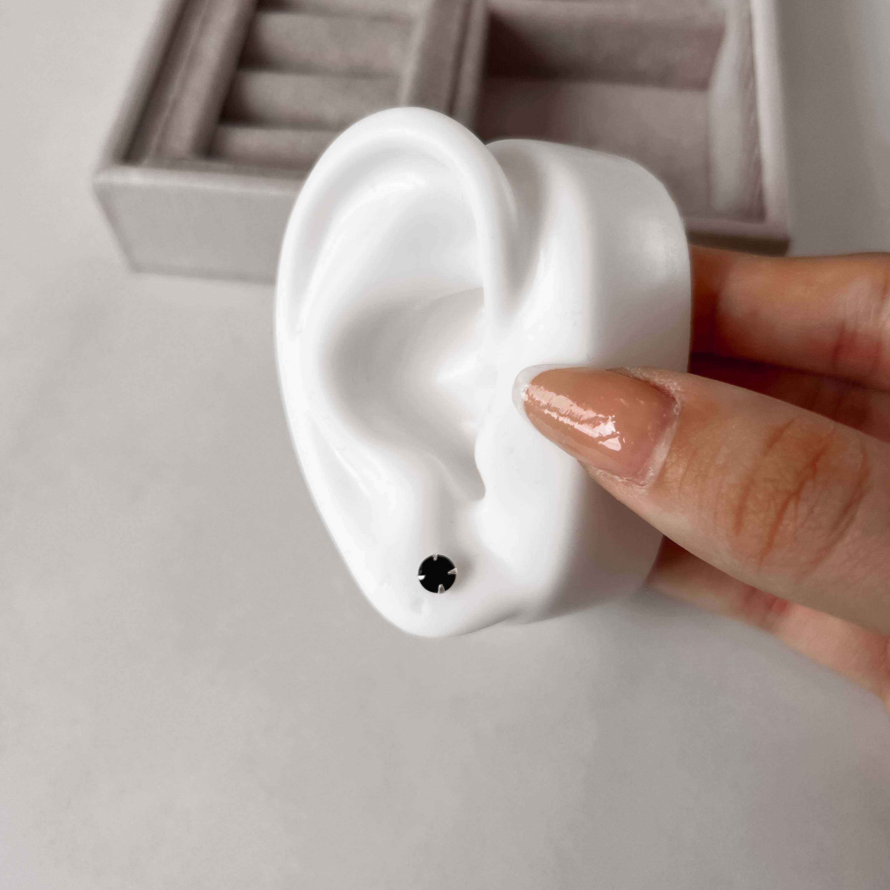 Imagem Secundária Brinco zircônia redonda ônix 5mm