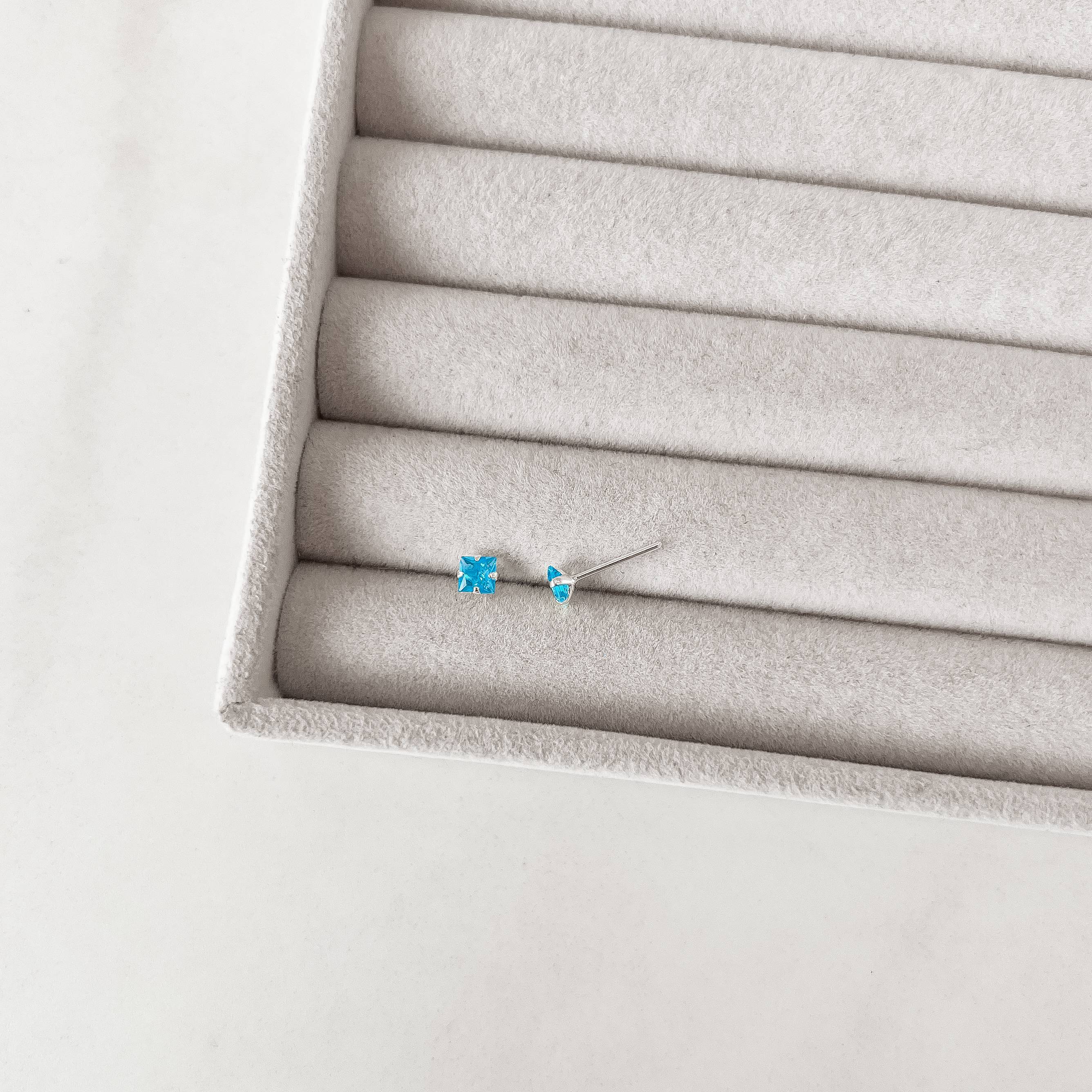 Imagem Secundária Brinco zircônia quadrada azul 4mm