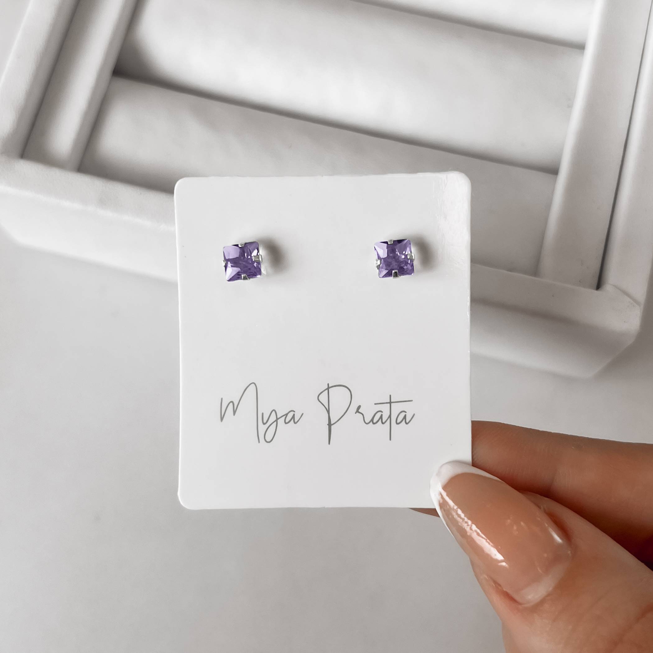 Imagem Brinco zircônia quadrada lilás 5mm