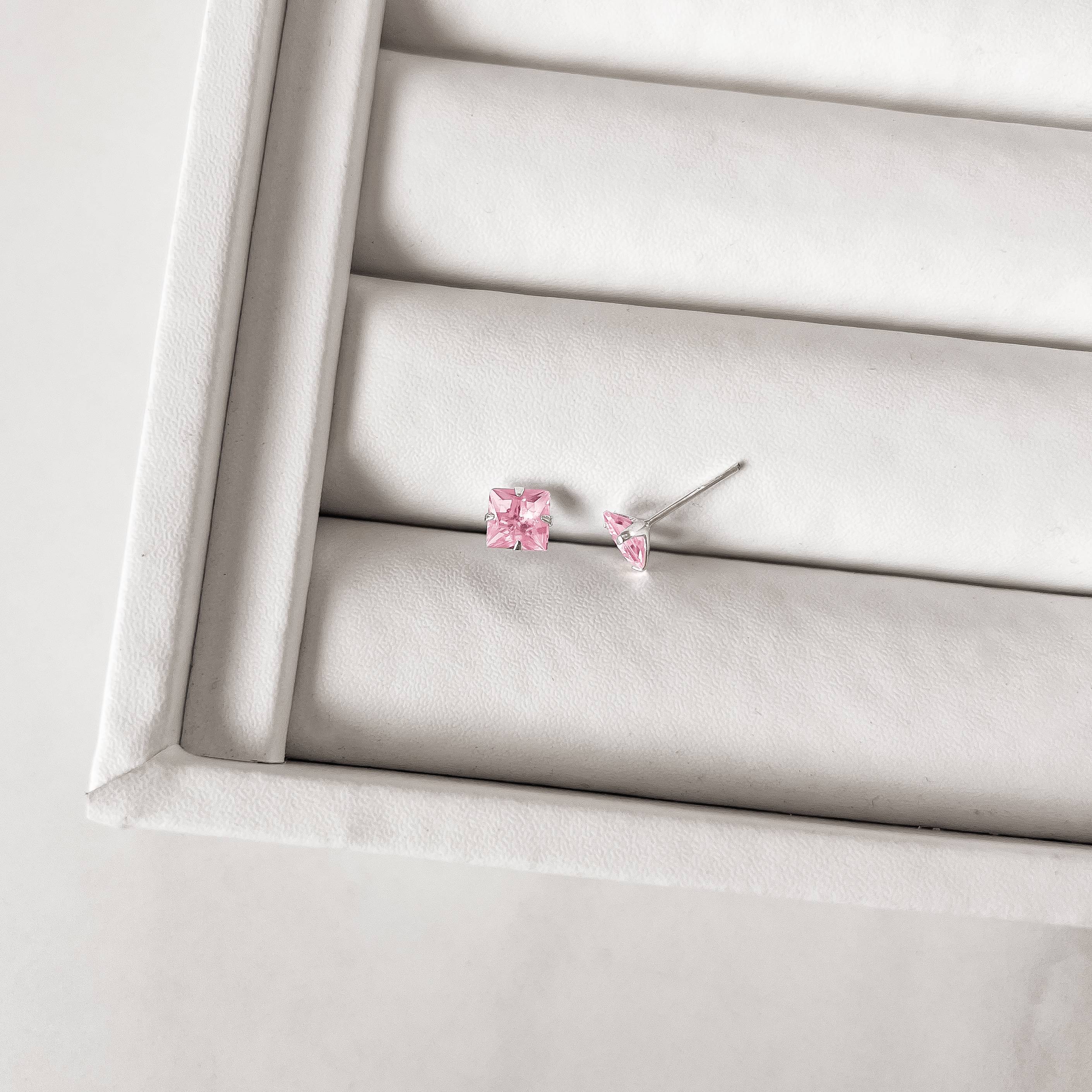 Imagem Secundária Brinco zircônia quadrada rosa 6mm